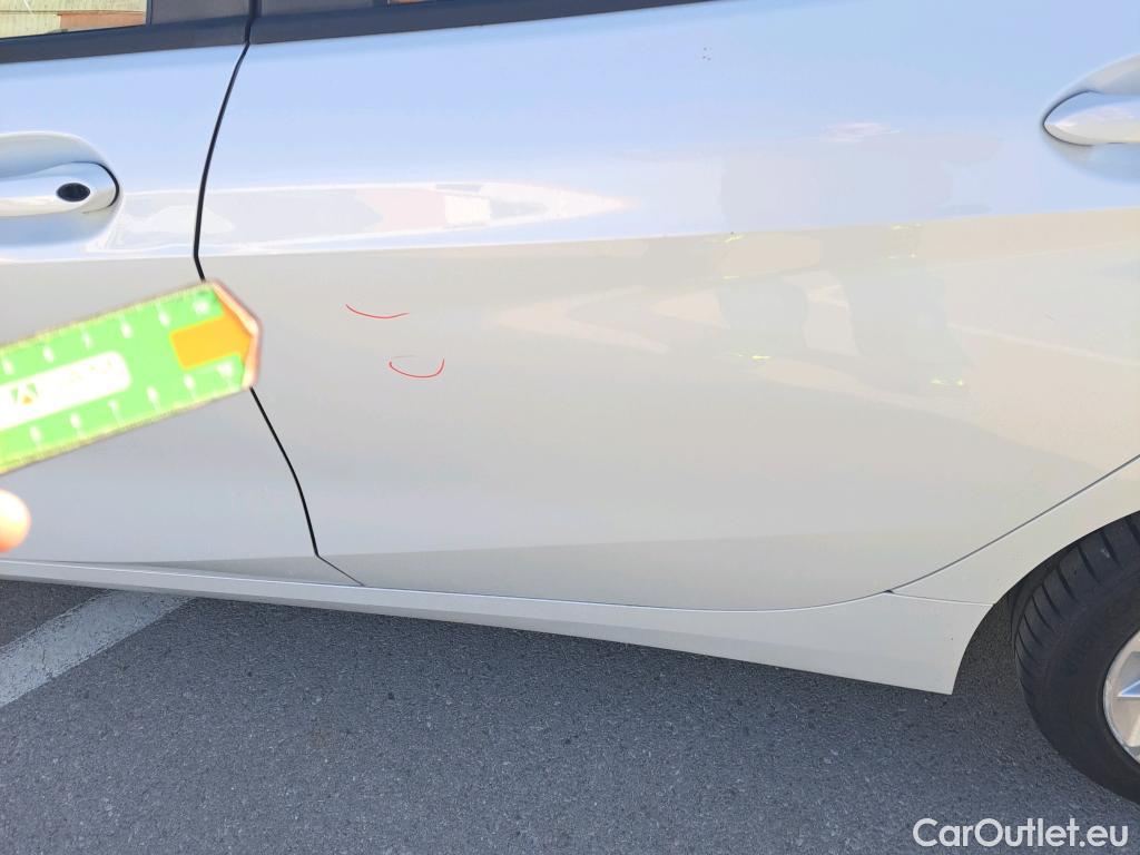  Bmw  Serie 1 BMW  / 2019 / 5P / berlina con portón 118i #25