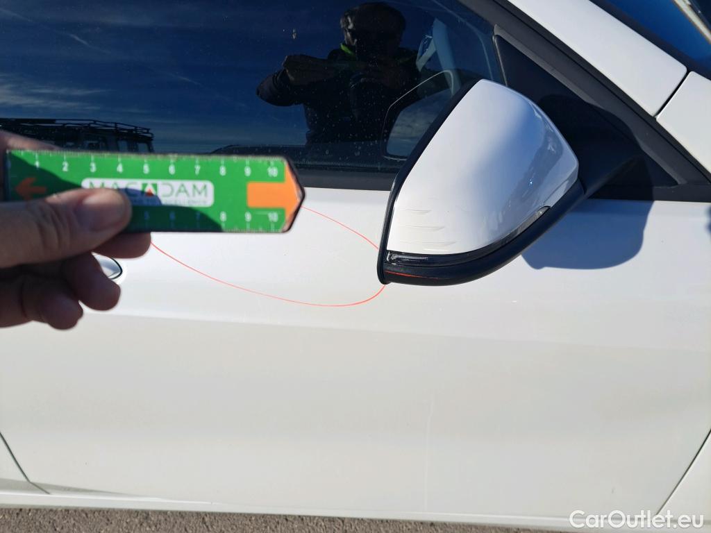  Bmw  Serie 1 BMW  / 2019 / 5P / berlina con portón 118i #29