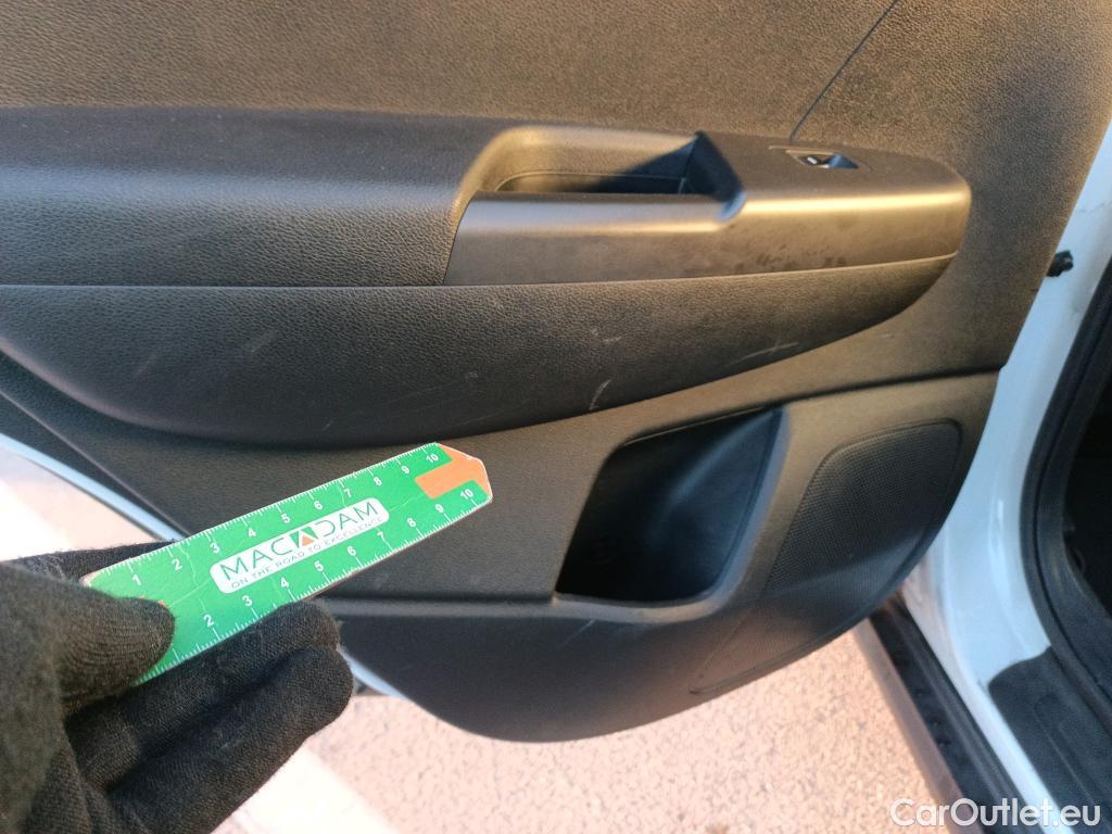  KIA  Sportage KIA  / 2018 / 5P / todoterreno 1.6 MHEV Concept 85kW (115CV) 4x2 #26