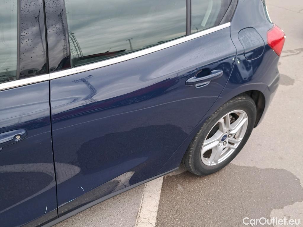  Ford  Focus FORD  / 2018 / 5P / berlina con portón 1.5 Ecoblue 70kW Trend+ #3