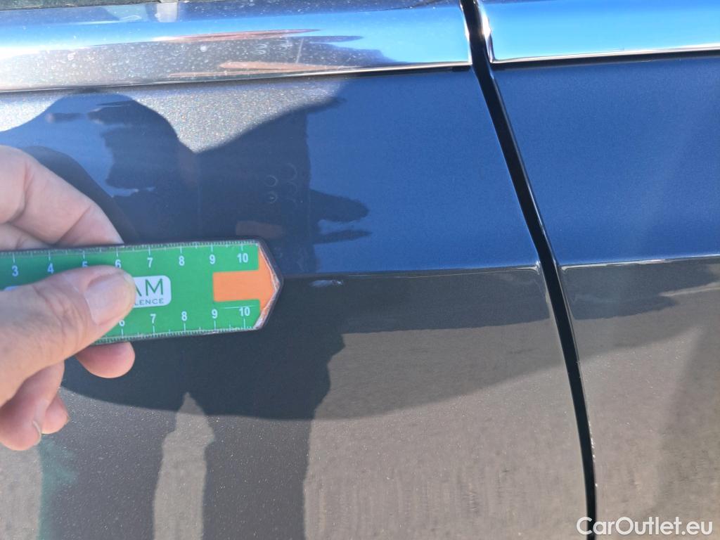  Bmw  Serie 3 BMW  / 2018 / 4P / sedán 318d #23