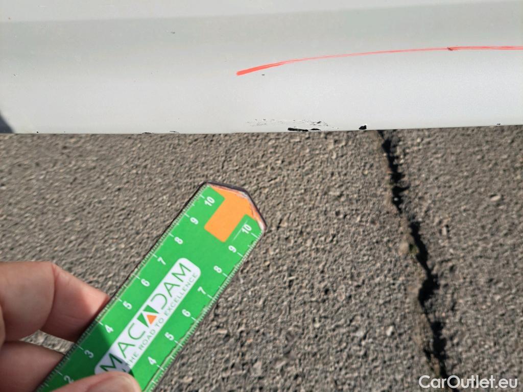  Bmw  Serie 1 BMW  / 2019 / 5P / berlina con portón 118i #28