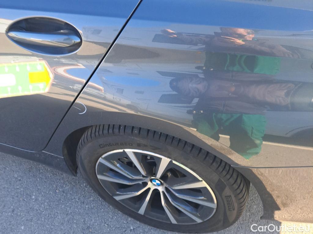  Bmw  Serie 3 BMW  / 2018 / 4P / sedán 318d #9