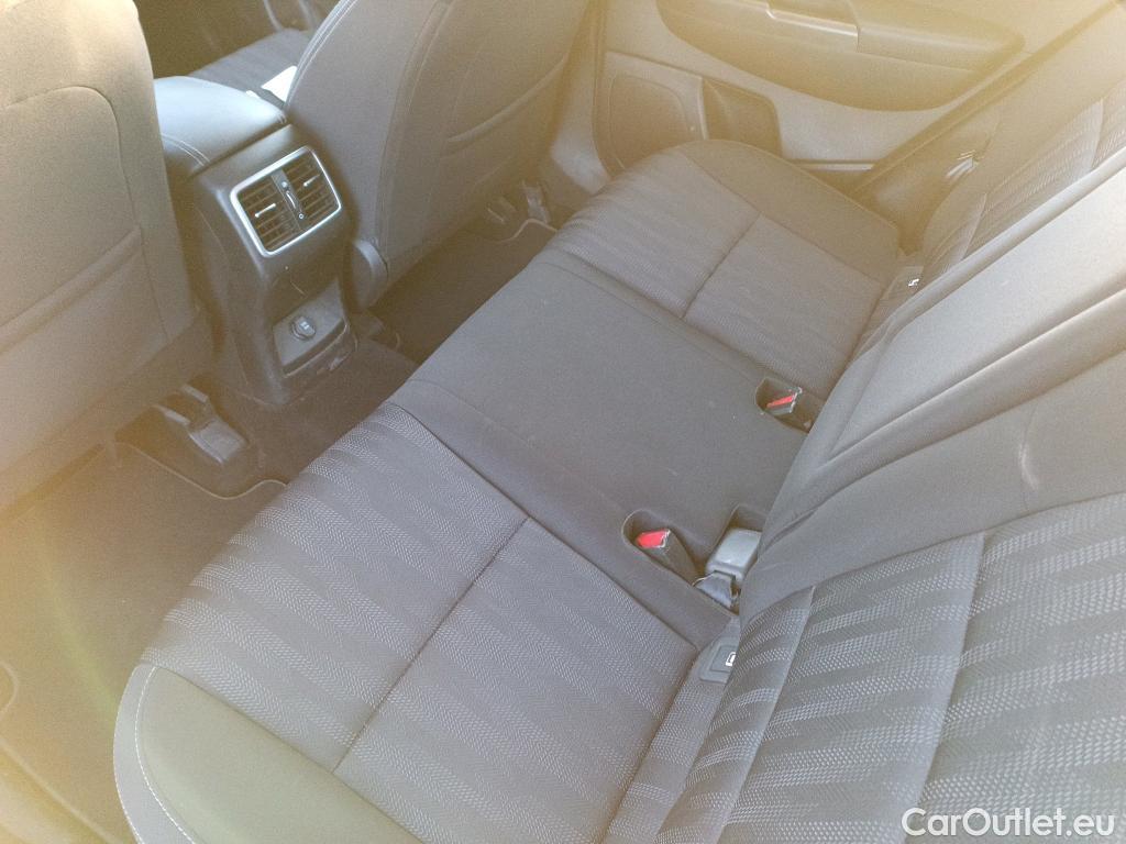  KIA  Sportage KIA  / 2018 / 5P / todoterreno 1.6 MHEV Concept 85kW (115CV) 4x2 #14