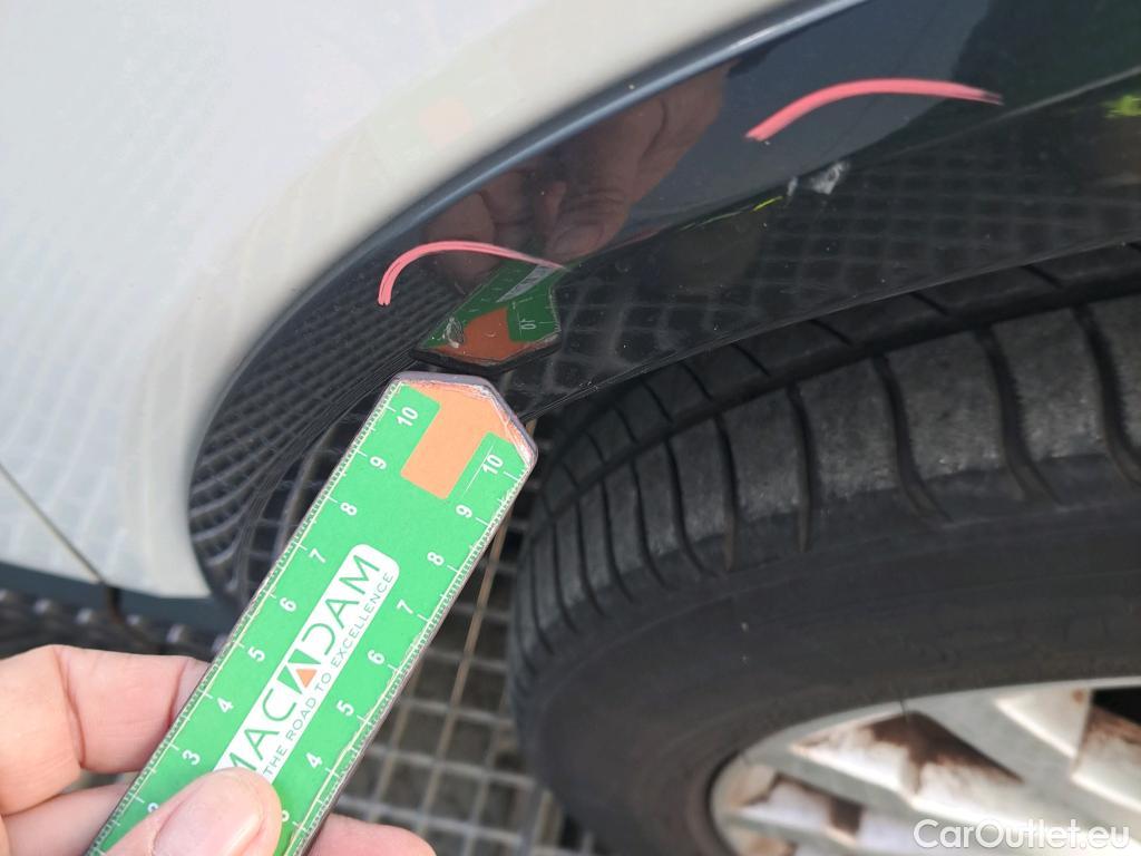  Audi  Q2 AUDI  / 2016 / 5P / todoterreno Design 30 TFSI 85kW (116CV) #32