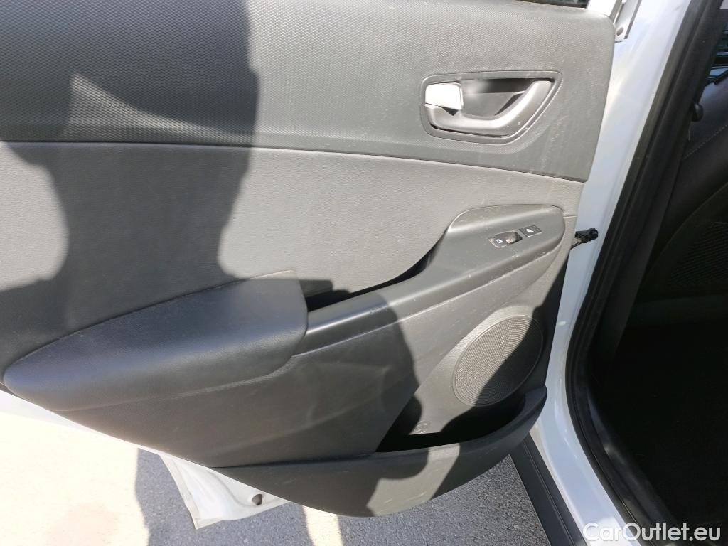  Hyundai  Konna HYUNDAI Kona / 2020 / 5P / todoterreno 1.6 GDI HEV Style Sky DCT #18