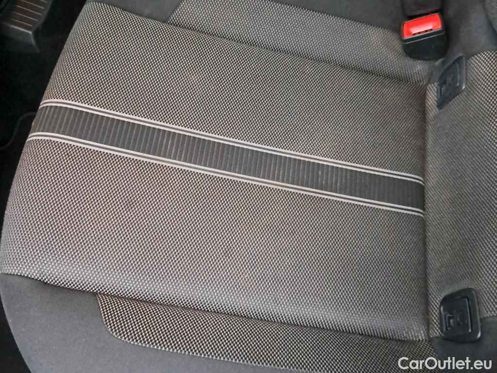  Volkswagen  T-ROC VOLKSWAGEN  / 2017 / 5P / todoterreno Advance 1.0 TSI 85kW (115CV) #5