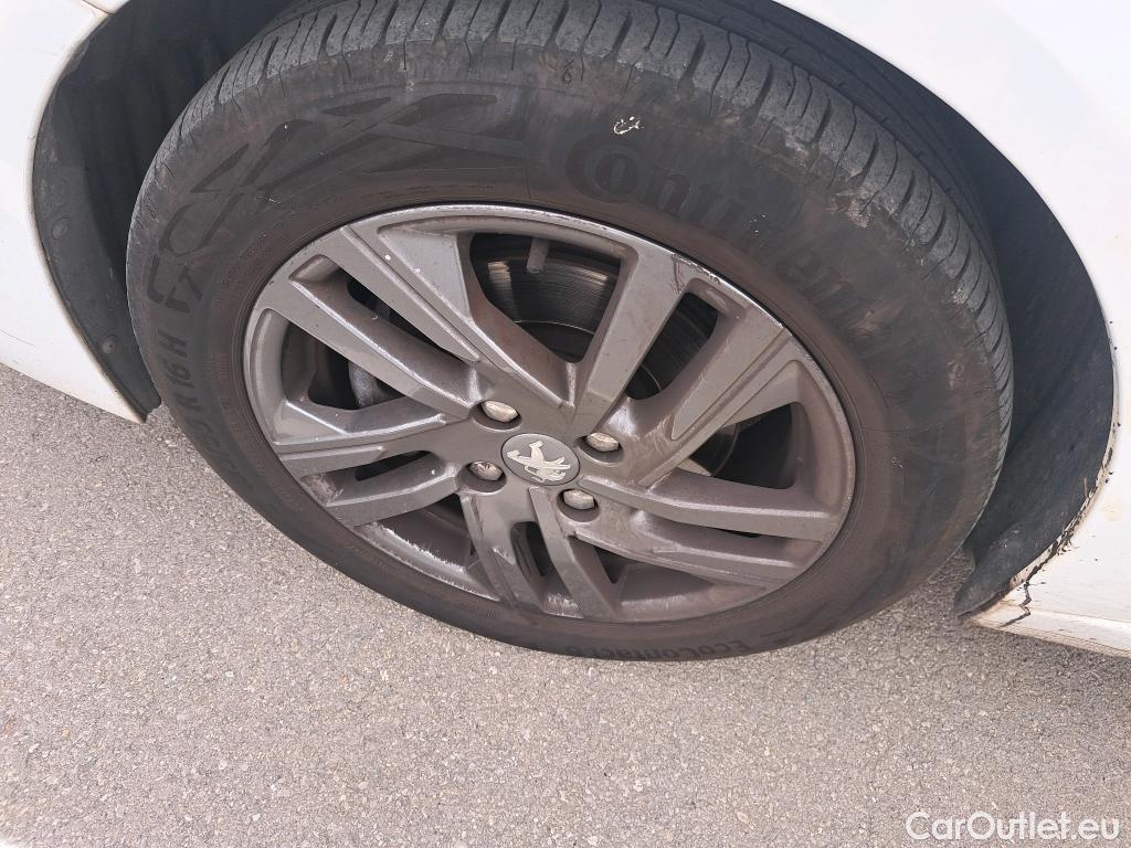  Peugeot  208 PEUGEOT  / 2019 / 5P / berlina con portón PureTech 73kW (100CV) Active Pack #45