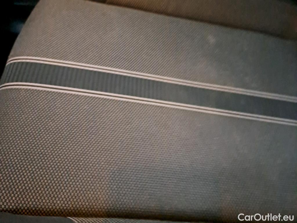  Volkswagen  T-ROC VOLKSWAGEN  / 2017 / 5P / todoterreno Advance 1.0 TSI 85kW (115CV) #6