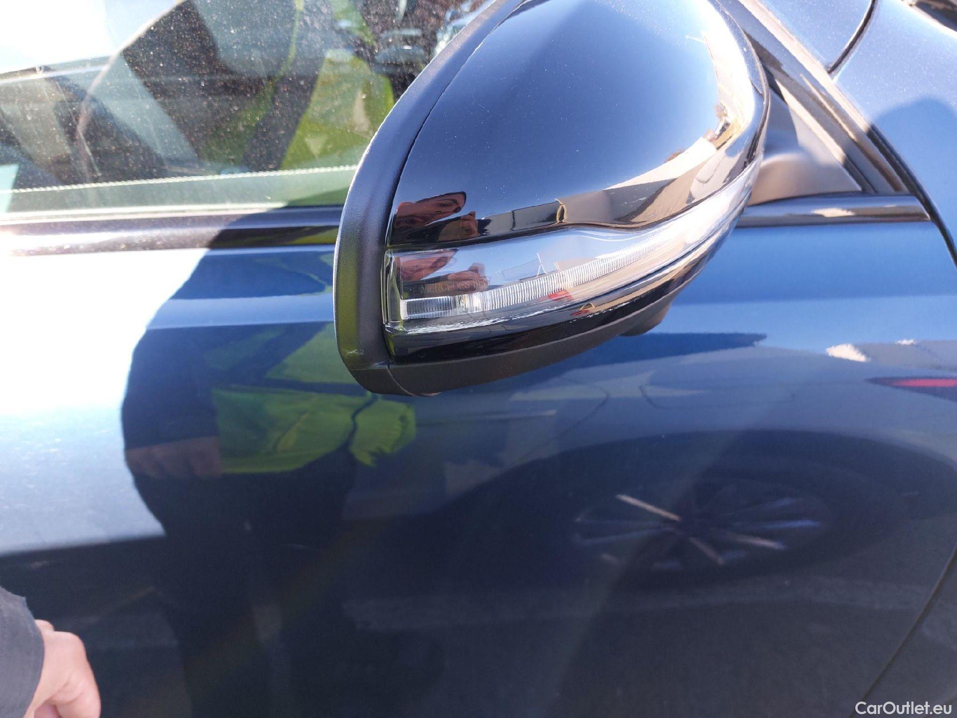  Mercedes  GLB MERCEDES-BENZ  / 2019 / 5P / todoterreno 2.0  200 D DCT 110KW (150CV) (AC) #32