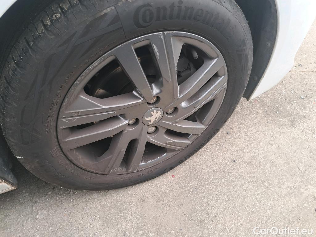  Peugeot  208 PEUGEOT  / 2019 / 5P / berlina con portón PureTech 73kW (100CV) Active Pack #23