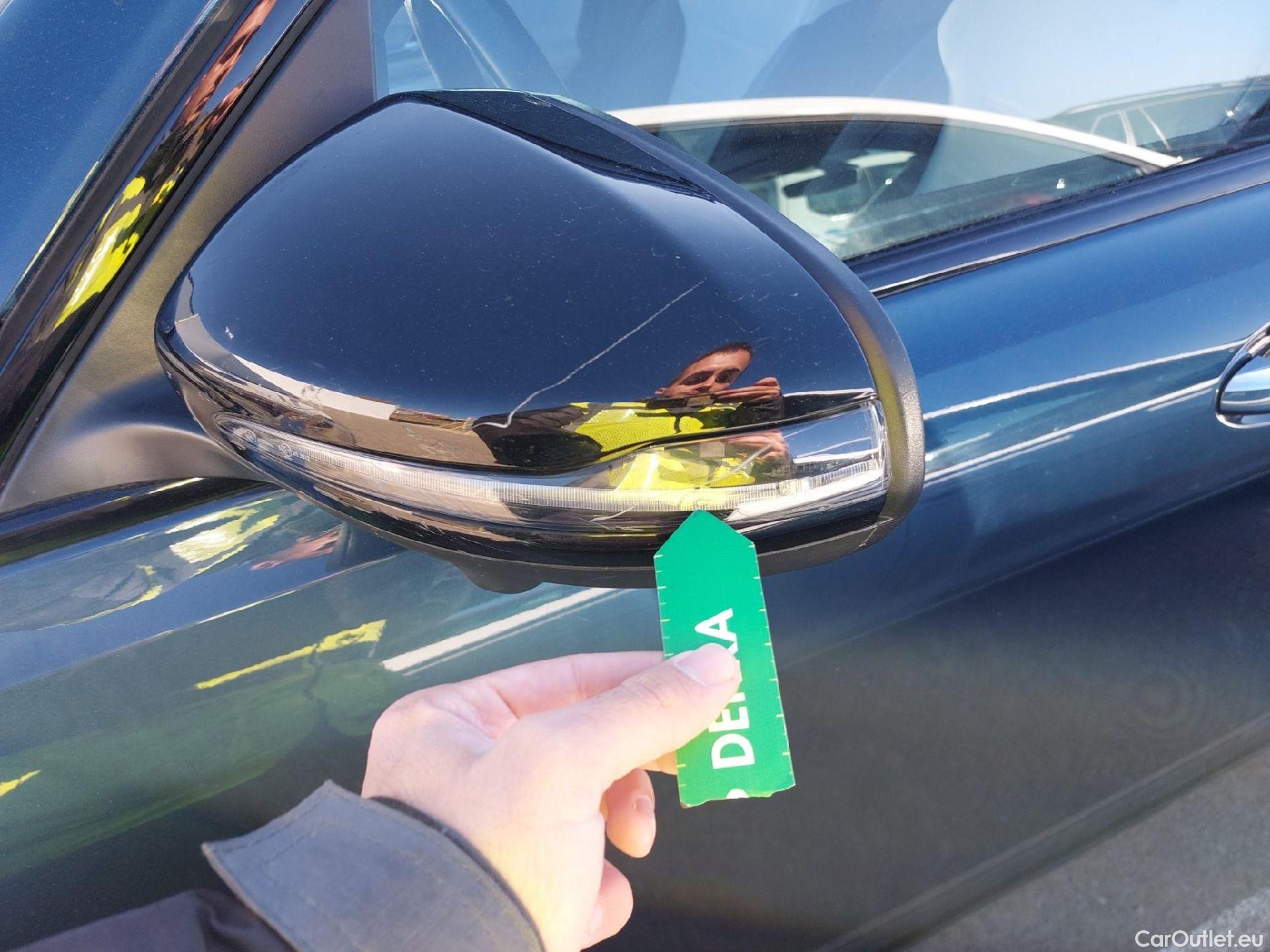  Mercedes  GLB MERCEDES-BENZ  / 2019 / 5P / todoterreno 2.0  200 D DCT 110KW (150CV) (AC) #19