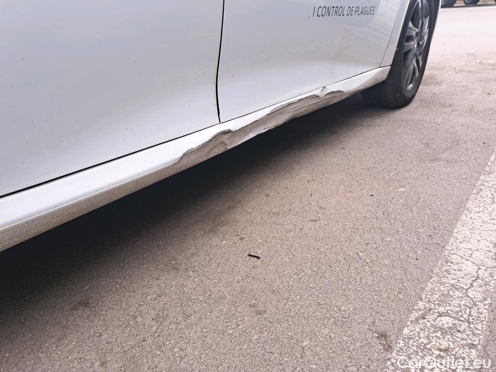  Peugeot  208 PEUGEOT  / 2019 / 5P / berlina con portón PureTech 73kW (100CV) Active Pack #1