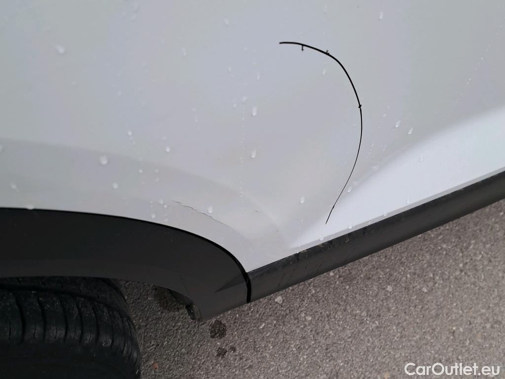  Volkswagen  T-ROC VOLKSWAGEN  / 2017 / 5P / todoterreno Advance 1.0 TSI 85kW (115CV) #2