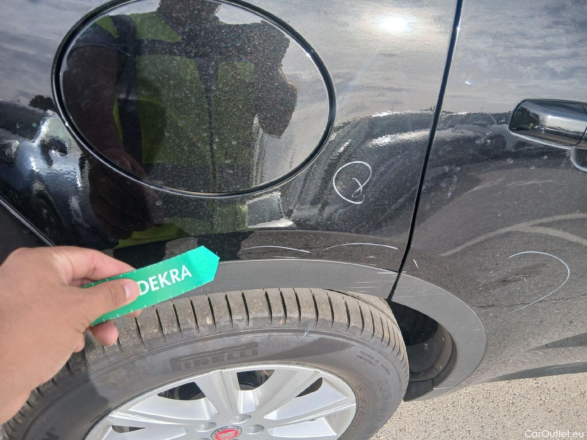  Jaguar  E-PACE JAGUAR  / 2017 / 5P / todoterreno 2.0D 110kW R-Dynamic #20