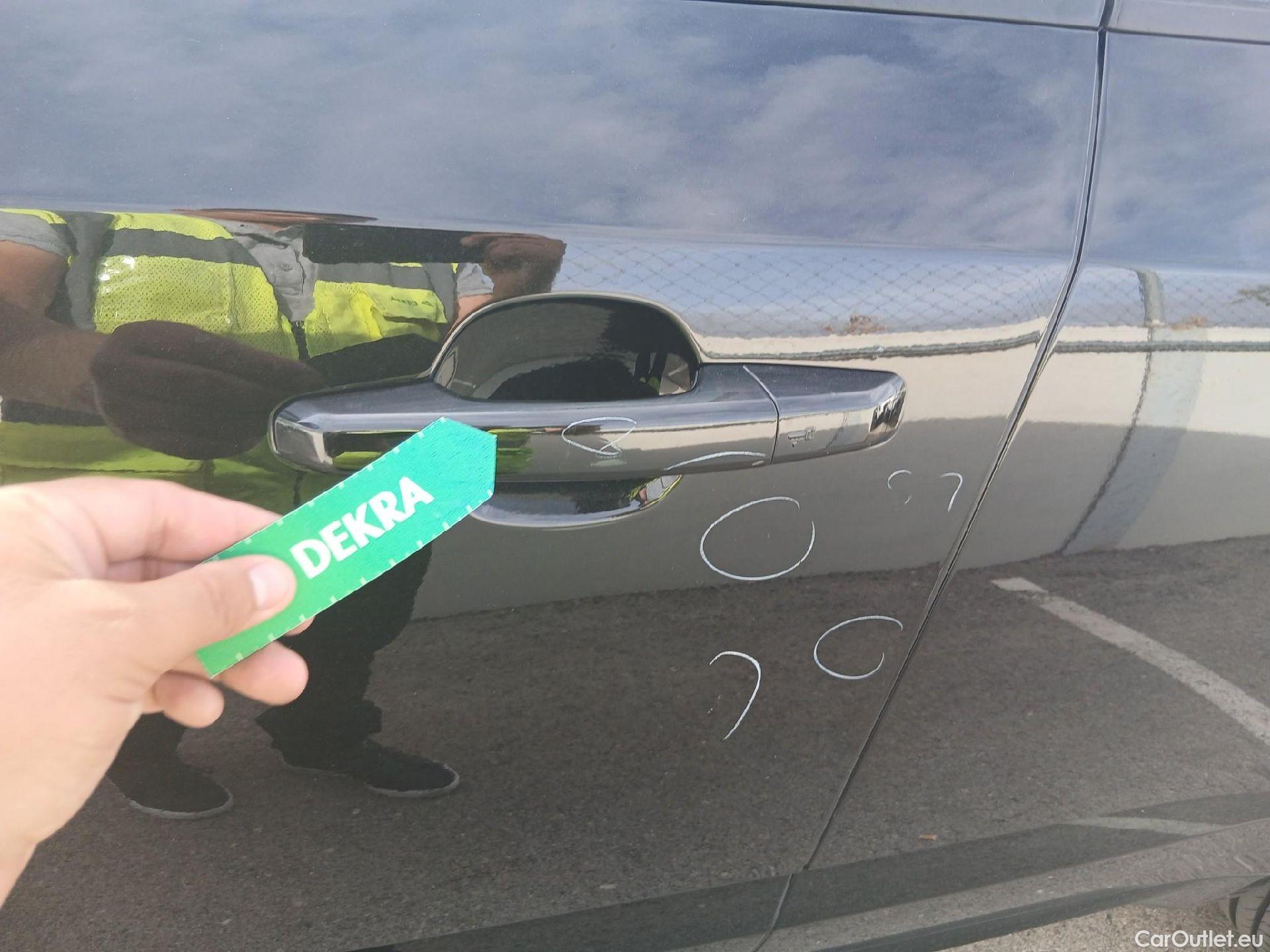  Jaguar  E-PACE JAGUAR  / 2017 / 5P / todoterreno 2.0D 110kW R-Dynamic #13