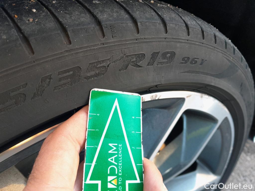  Audi  A5 Sportback AUDI A5 / 2019 / 5P / berlina con portón S Line 35 TDI 120kW S tronic Sportback #8