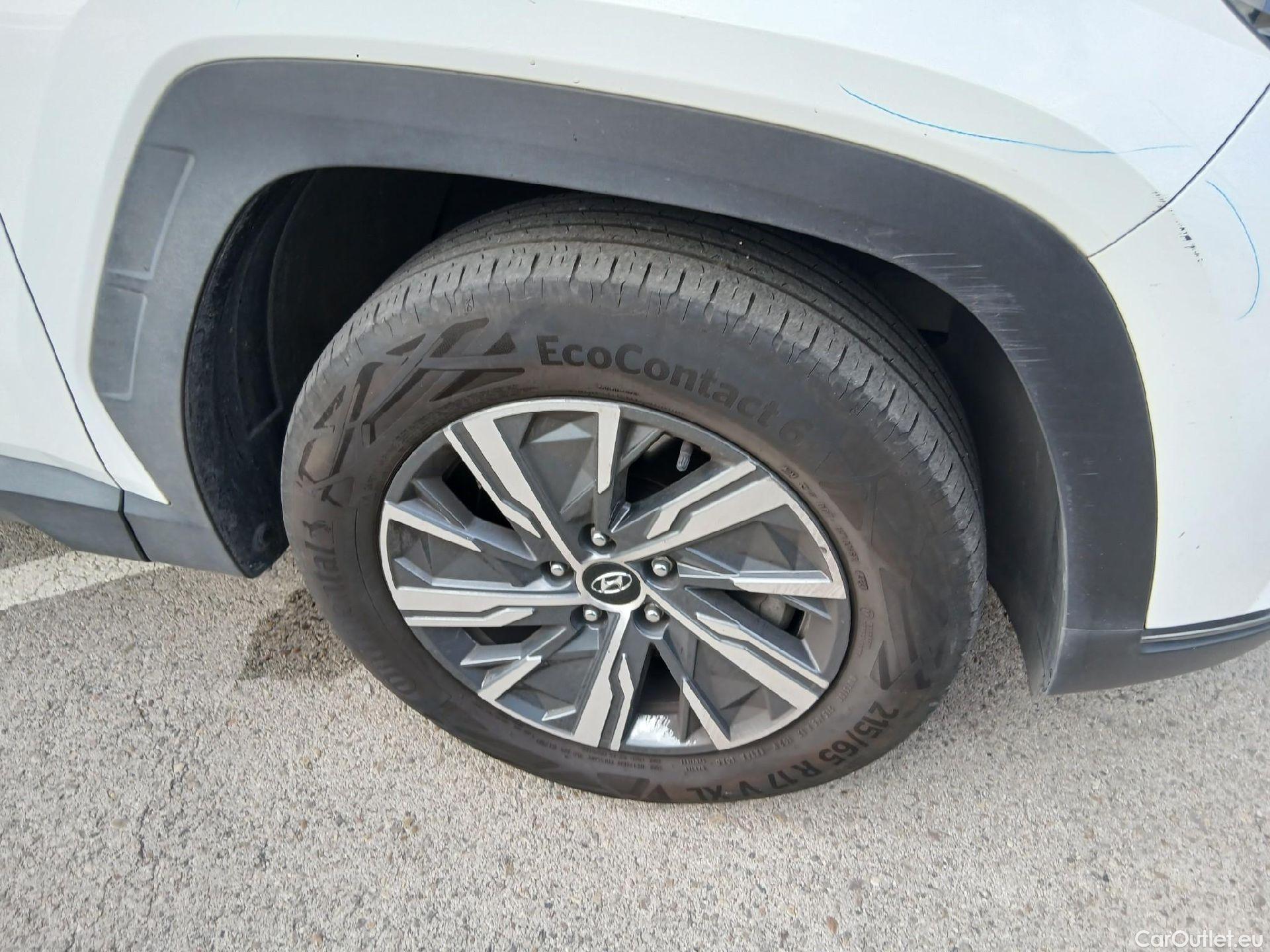  Hyundai  Tucson HYUNDAI  / 2020 / 5P / todoterreno 1.6 TGDI 169kW HEV Maxx Auto S/Cable Re. #29