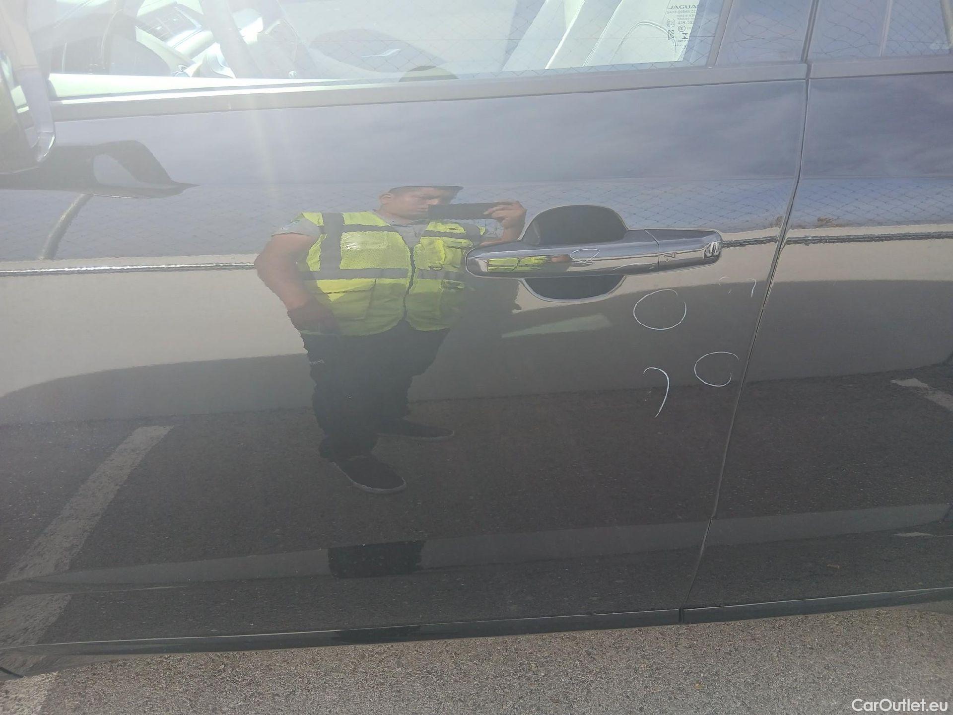  Jaguar  E-PACE JAGUAR  / 2017 / 5P / todoterreno 2.0D 110kW R-Dynamic #11