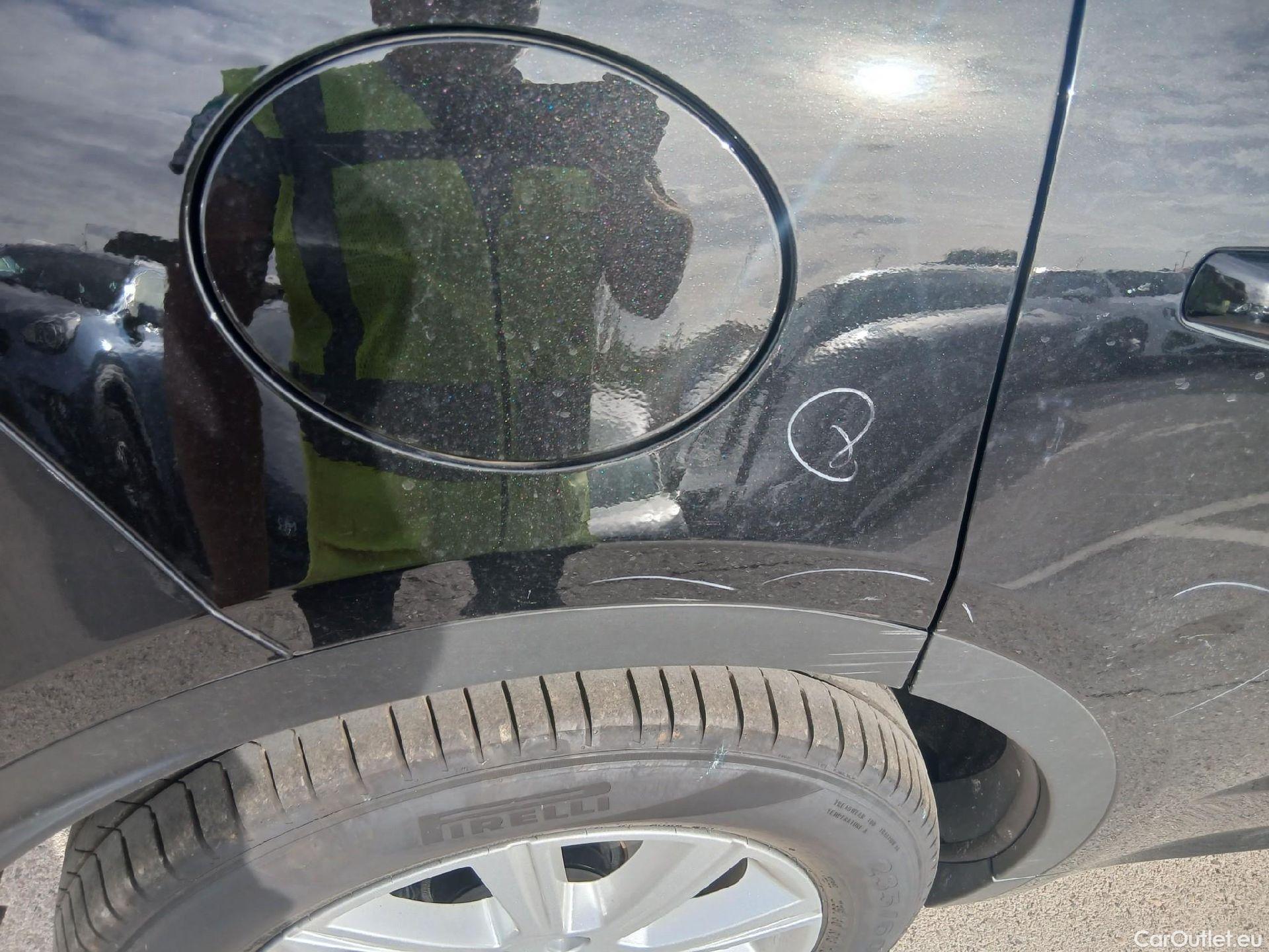  Jaguar  E-PACE JAGUAR  / 2017 / 5P / todoterreno 2.0D 110kW R-Dynamic #21