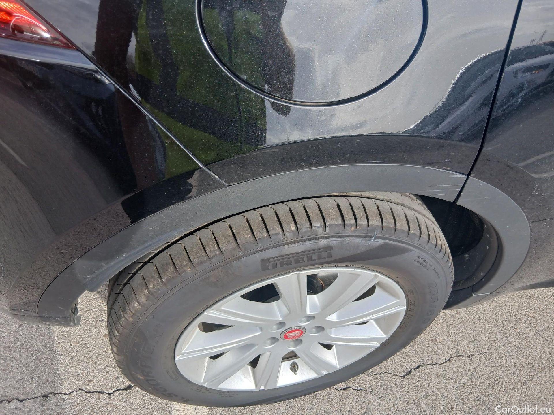  Jaguar  E-PACE JAGUAR  / 2017 / 5P / todoterreno 2.0D 110kW R-Dynamic #18