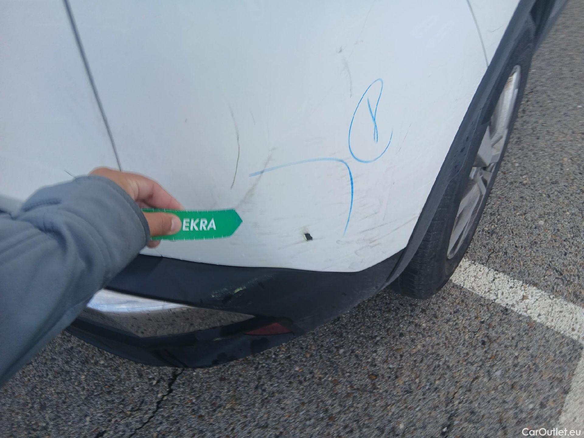  Peugeot  3008 PEUGEOT  / 2016 / 5P / todoterreno 1.2 PURETECH 96KW (130CV) ACTIVE S&S #30