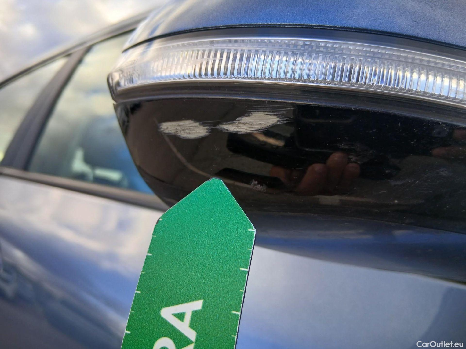  KIA  Niro KIA  / 2019 / 5P / crossover 1.6 GDi PHEV 104kW (141CV) Drive #29