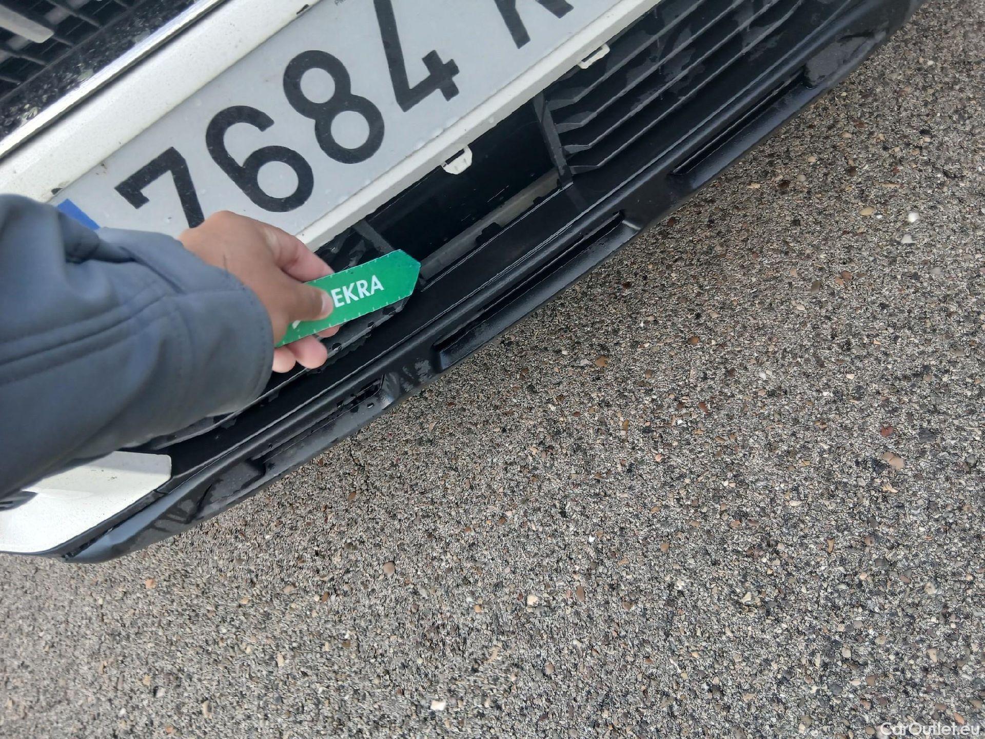  Peugeot  3008 PEUGEOT  / 2016 / 5P / todoterreno 1.2 PURETECH 96KW (130CV) ACTIVE S&S #13