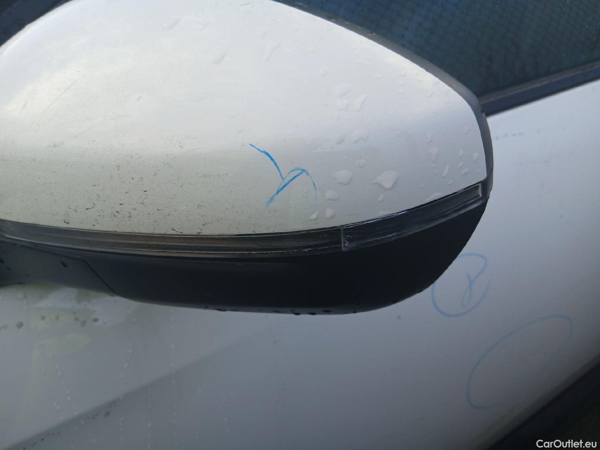  Peugeot  3008 PEUGEOT  / 2016 / 5P / todoterreno 1.2 PURETECH 96KW (130CV) ACTIVE S&S #20