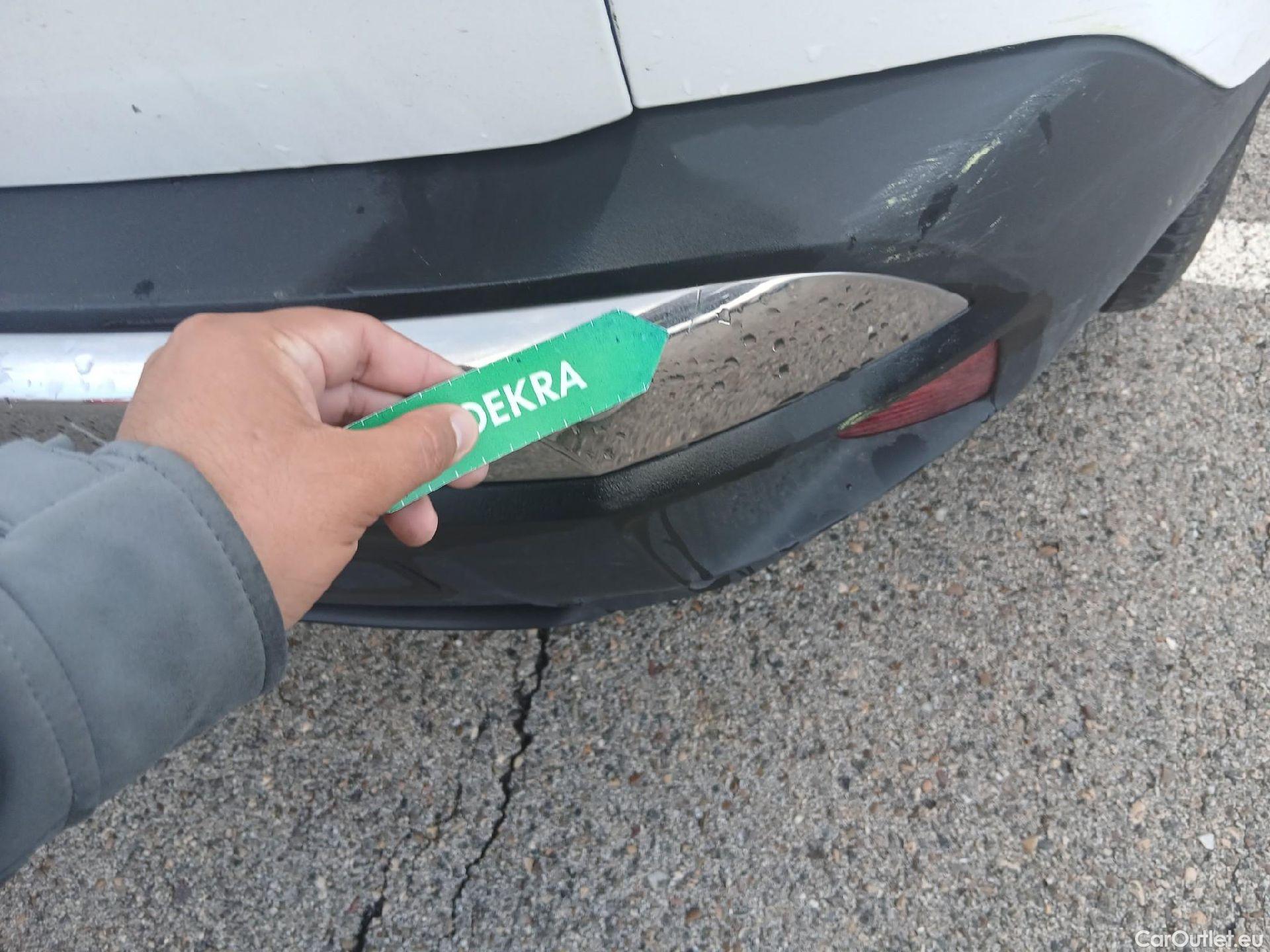  Peugeot  3008 PEUGEOT  / 2016 / 5P / todoterreno 1.2 PURETECH 96KW (130CV) ACTIVE S&S #32