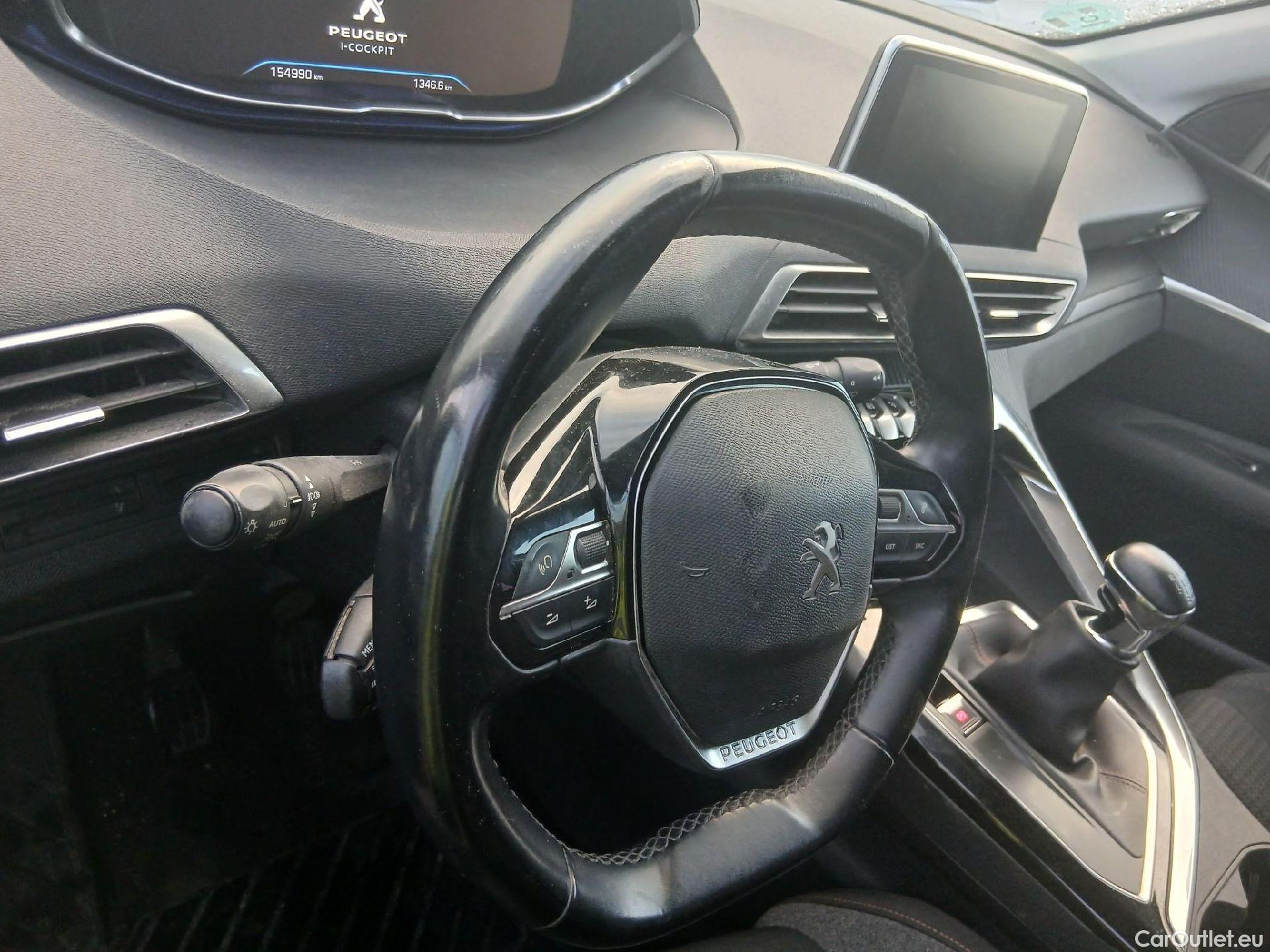  Peugeot  3008 PEUGEOT  / 2016 / 5P / todoterreno 1.2 PURETECH 96KW (130CV) ACTIVE S&S #6