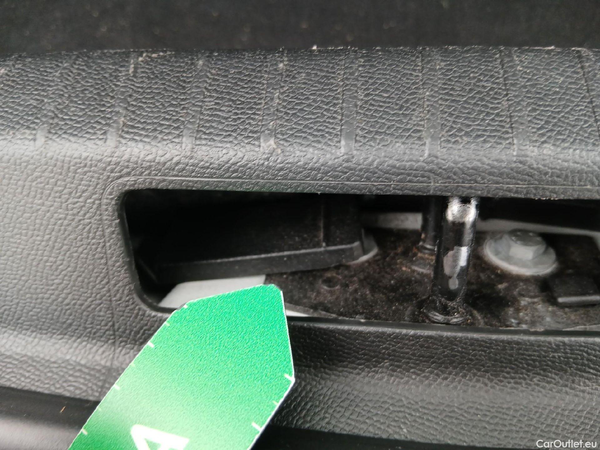  Opel  Corsa OPEL  / 2019 / 5P / berlina con portón 1.2T XHL 74kW (100CV) Edition #31