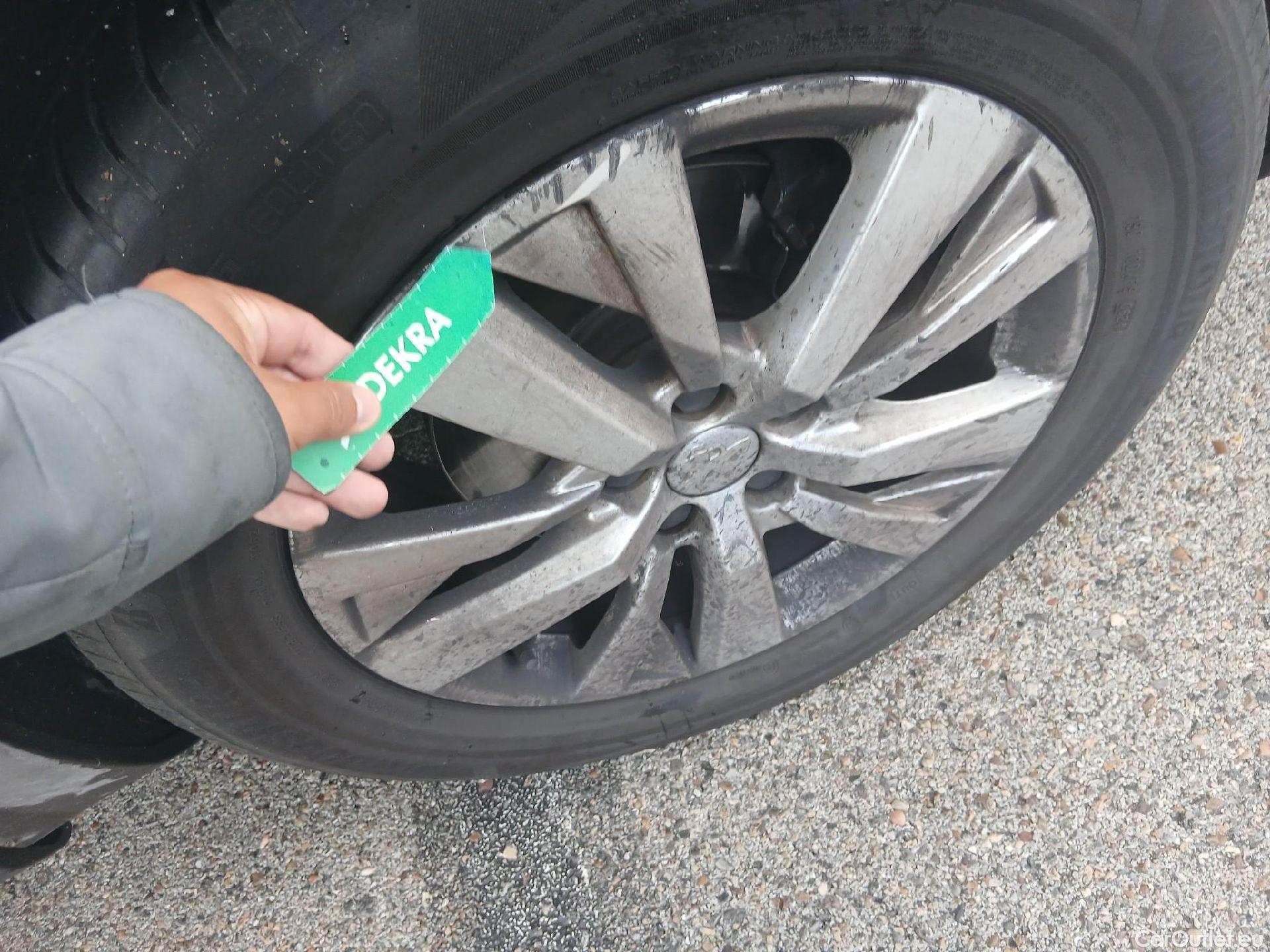  Peugeot  3008 PEUGEOT  / 2016 / 5P / todoterreno 1.2 PURETECH 96KW (130CV) ACTIVE S&S #45