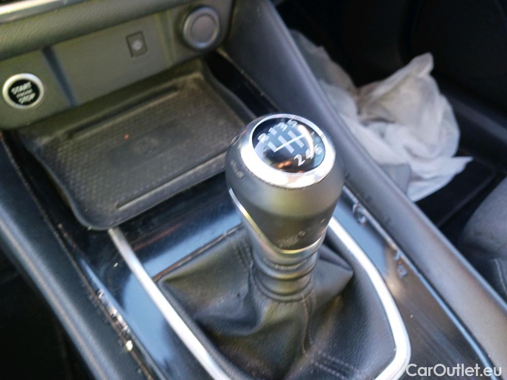  Nissan  Qashqai NISSAN  / 2021 / 5P / todoterreno DIG-T 103kW mHEV 4x2 Premiere Edition(SL) #5