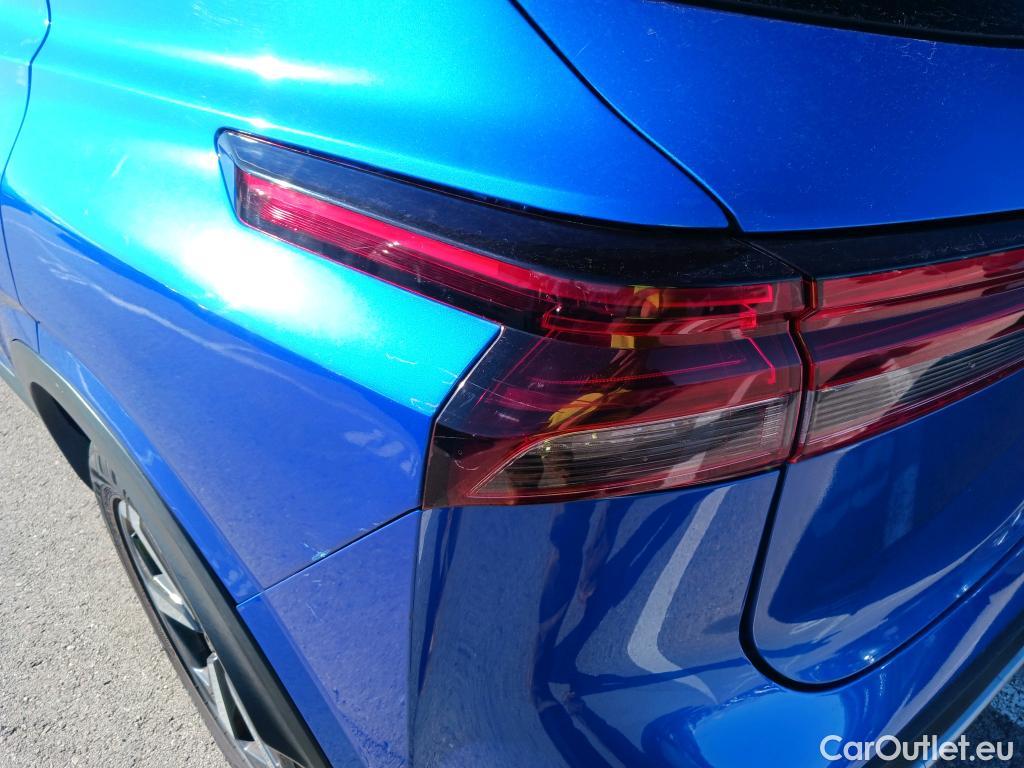  Nissan  Qashqai NISSAN  / 2021 / 5P / todoterreno DIG-T 103kW mHEV 4x2 Premiere Edition(SL) #44