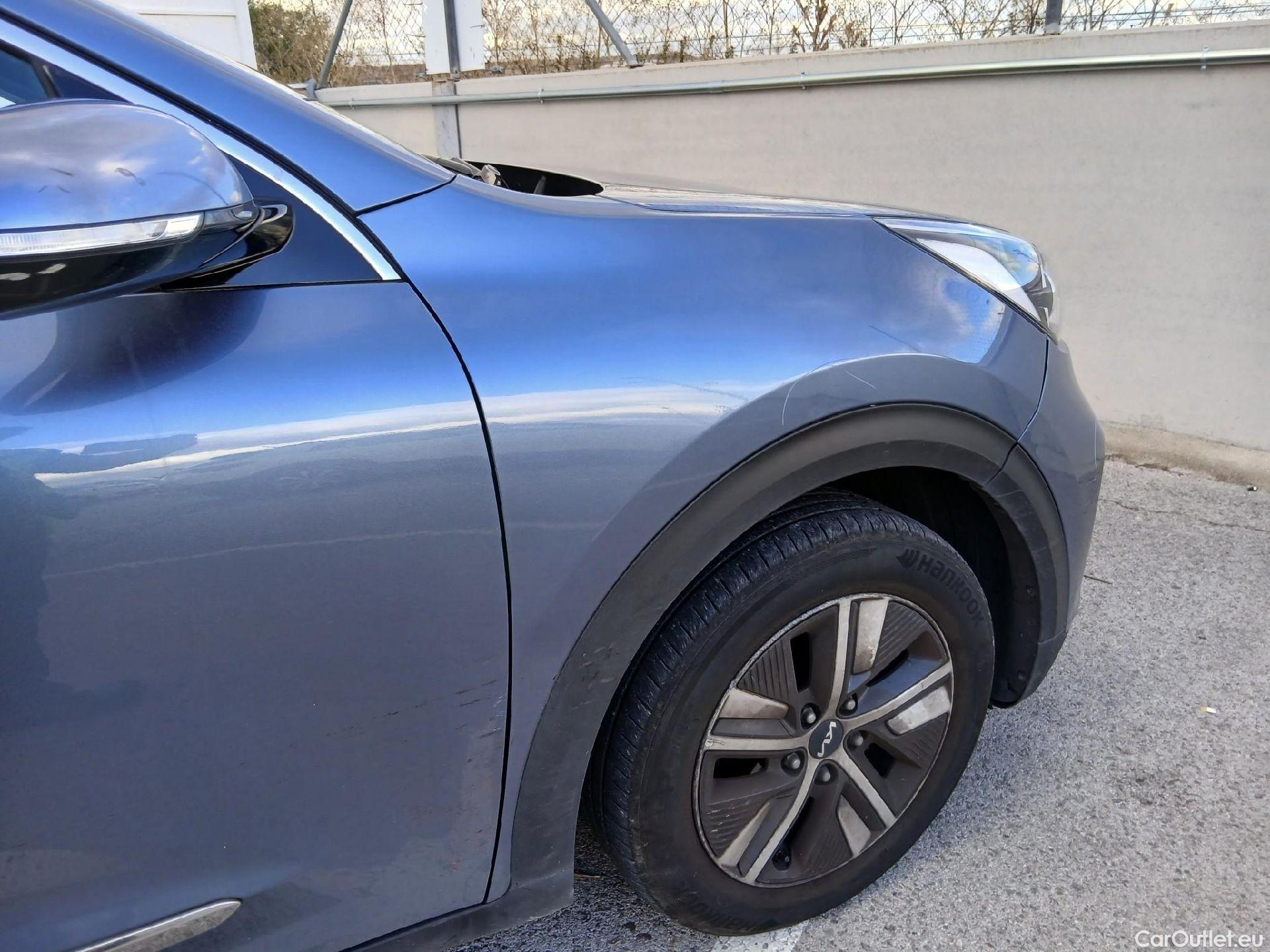  KIA  Niro KIA  / 2019 / 5P / crossover 1.6 GDi PHEV 104kW (141CV) Drive #27