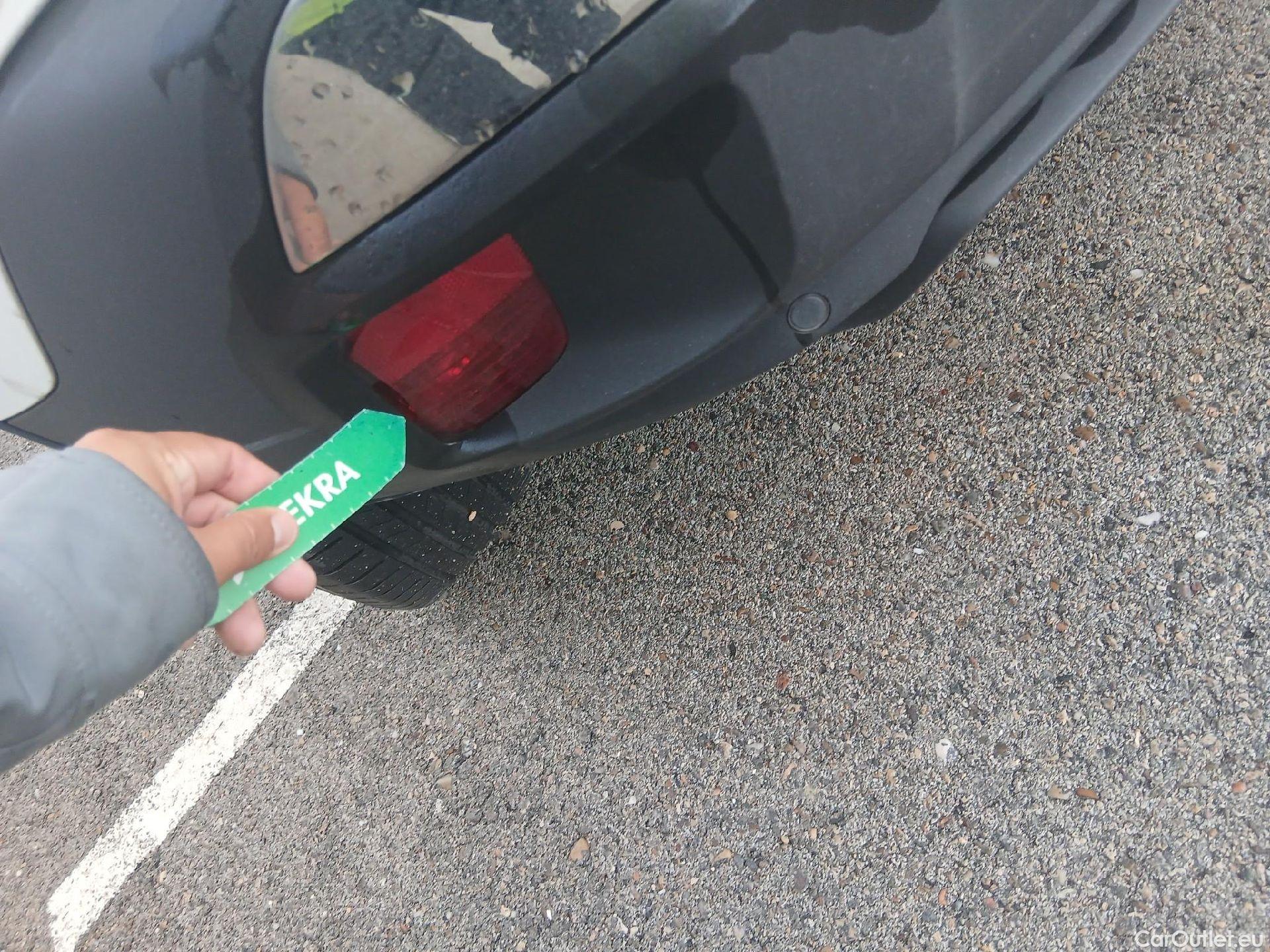  Peugeot  3008 PEUGEOT  / 2016 / 5P / todoterreno 1.2 PURETECH 96KW (130CV) ACTIVE S&S #27