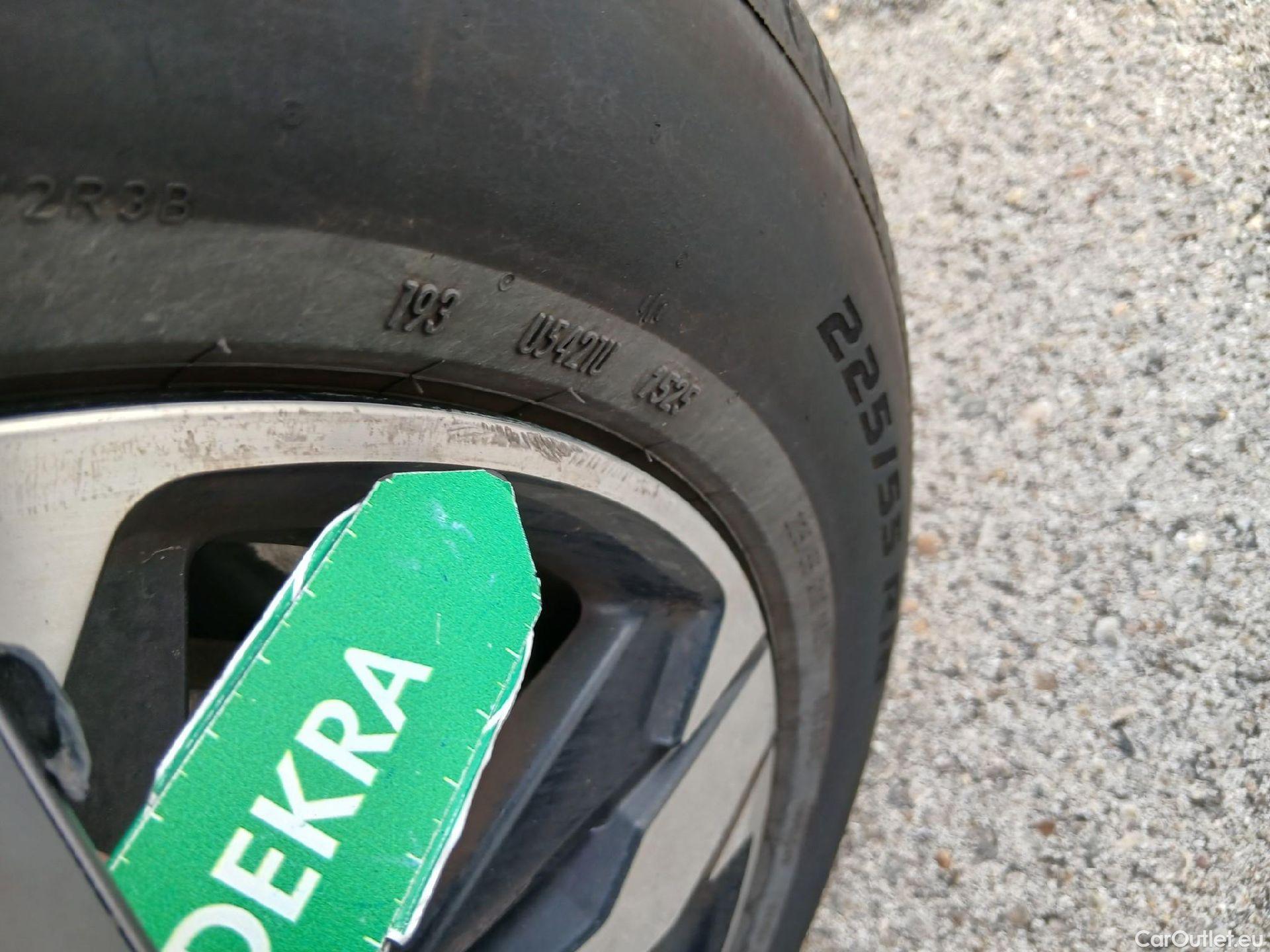  Peugeot  3008 PEUGEOT  / 2020 / 5P / todoterreno 1.5 BlueHDi 96kW (130CV) S&S Allure EAT8 #7