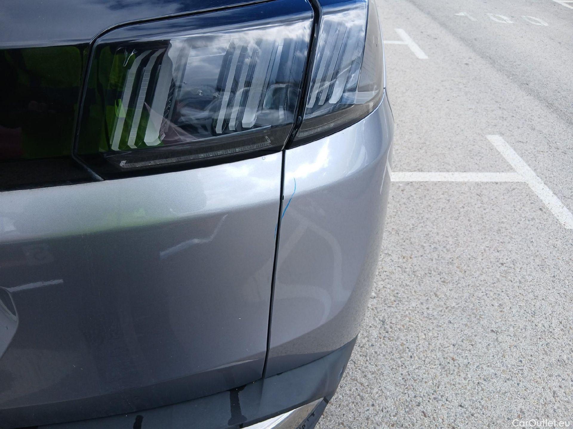  Peugeot  3008 PEUGEOT  / 2020 / 5P / todoterreno 1.5 BlueHDi 96kW (130CV) S&S Allure EAT8 #23