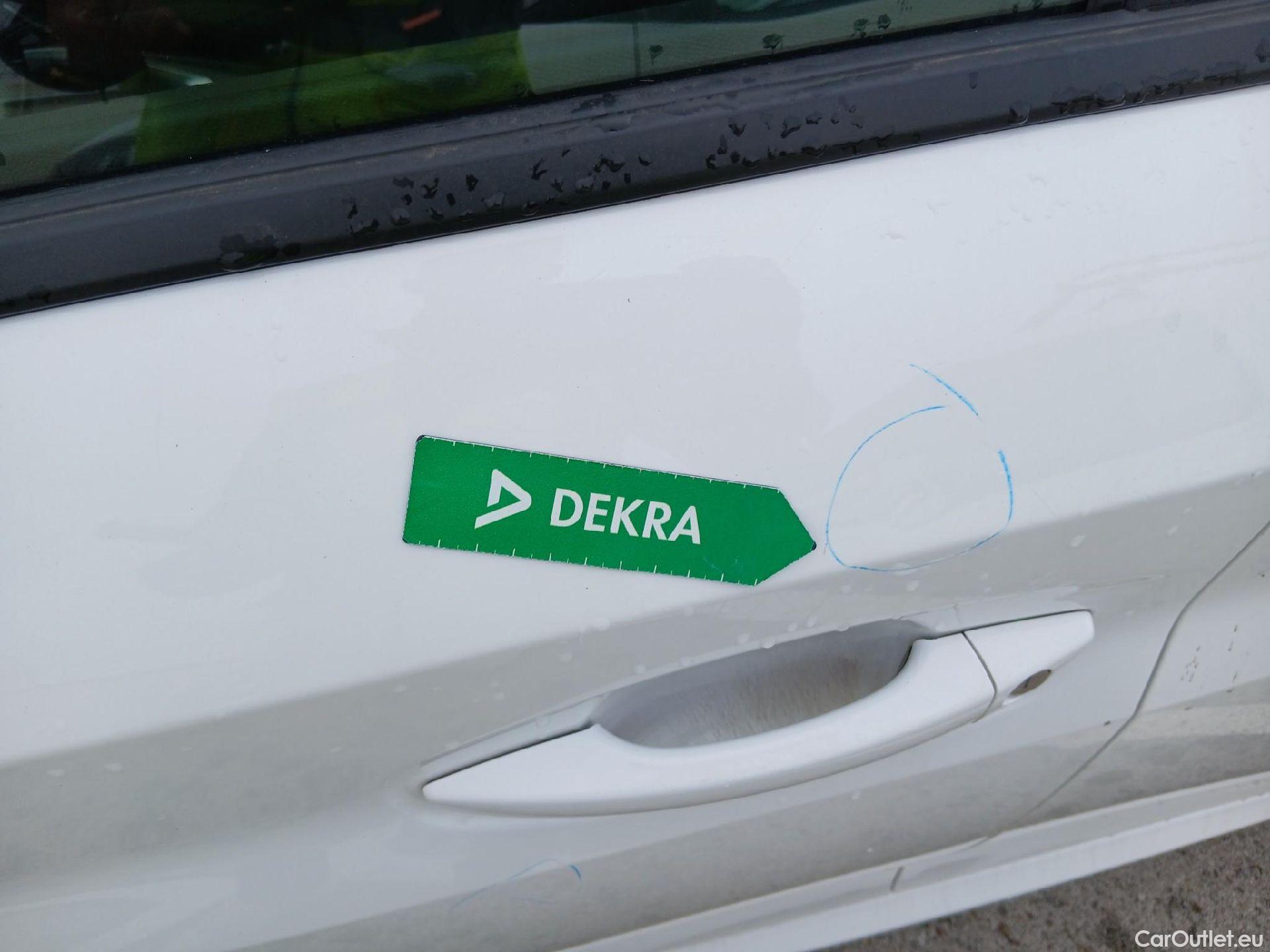  Peugeot  208 PEUGEOT  / 2019 / 5P / berlina con portón BlueHDi 73kW (100CV) Active Pack (AC) #9