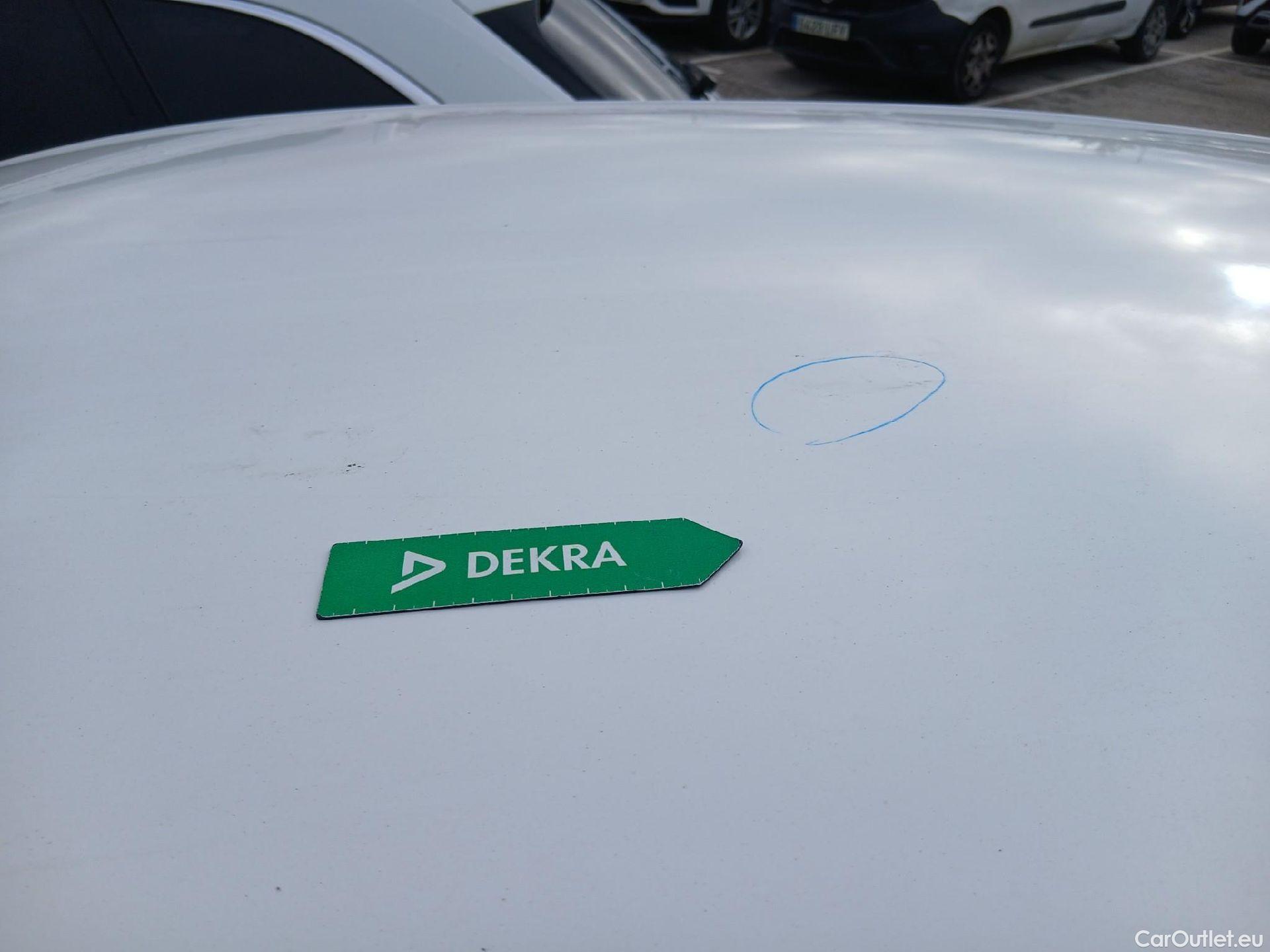  Peugeot  208 PEUGEOT  / 2019 / 5P / berlina con portón BlueHDi 73kW (100CV) Active Pack (AC) #12