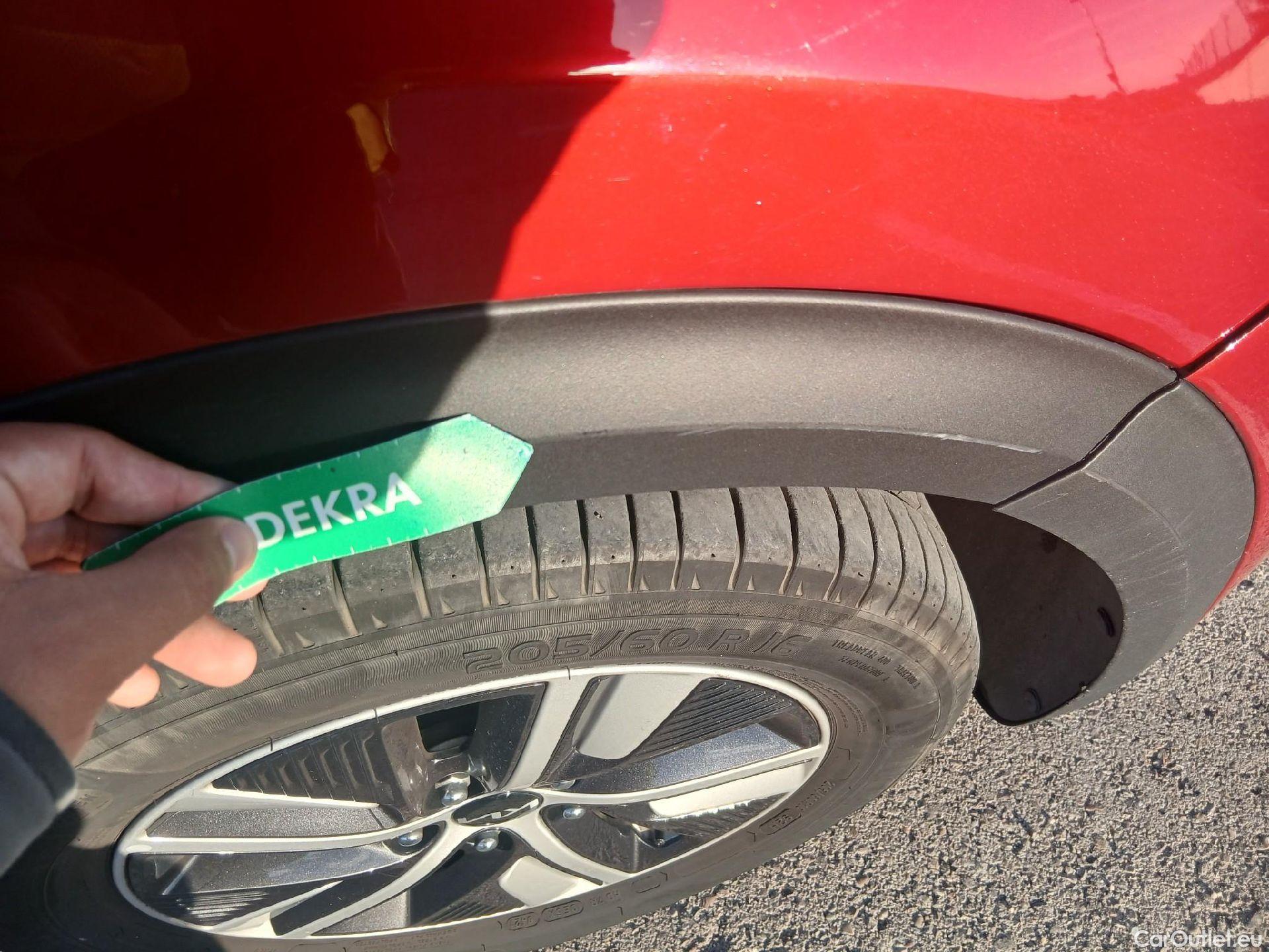  KIA  Niro KIA  / 2019 / 5P / crossover 1.6 GDi PHEV 104kW (141CV) Drive #37