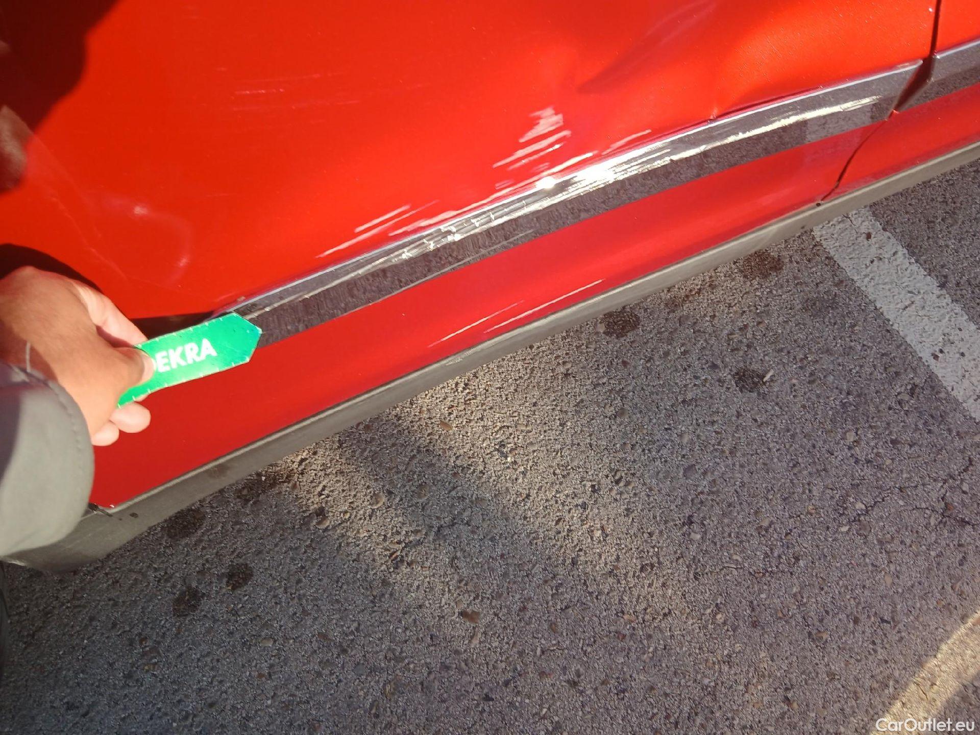  KIA  Niro KIA  / 2019 / 5P / crossover 1.6 GDi PHEV 104kW (141CV) Drive #29