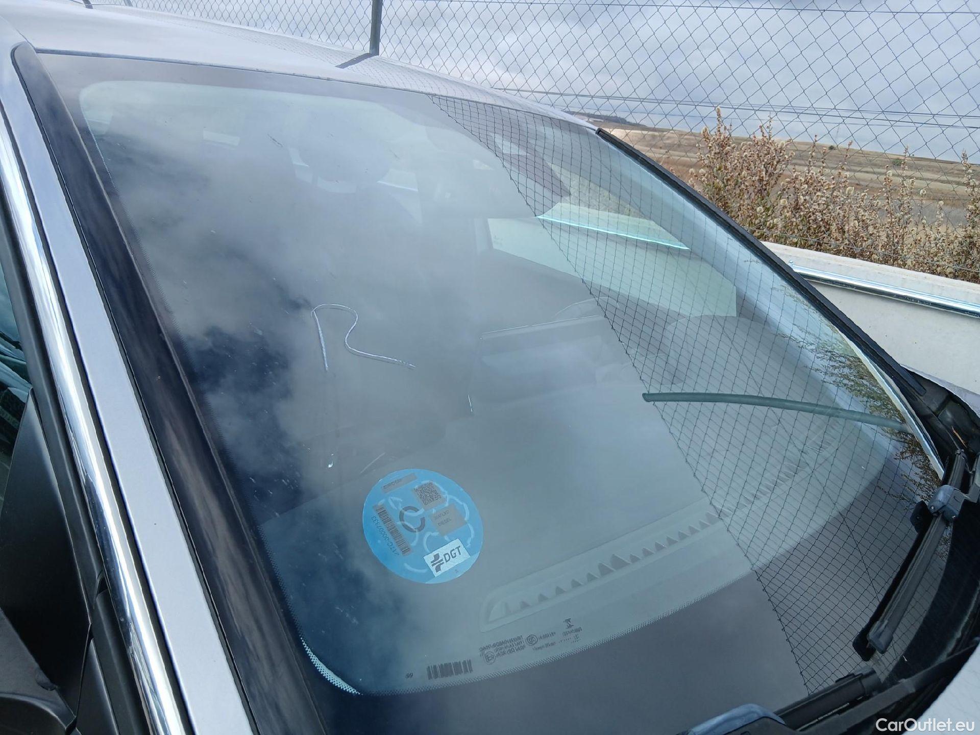  Peugeot  3008 PEUGEOT  / 2020 / 5P / todoterreno 1.5 BlueHDi 96kW (130CV) S&S Allure EAT8 #9