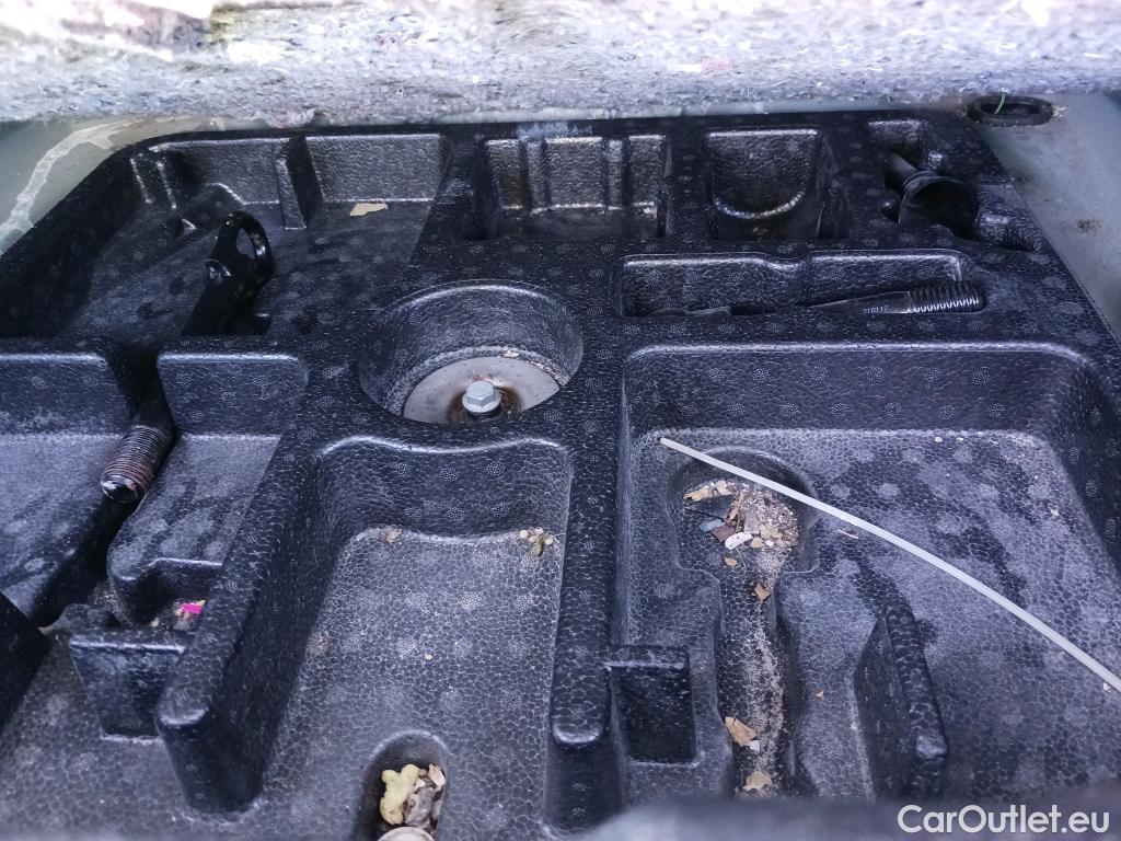  Nissan  Qashqai NISSAN  / 2021 / 5P / todoterreno DIG-T 103kW mHEV 4x2 Premiere Edition(SL) #16