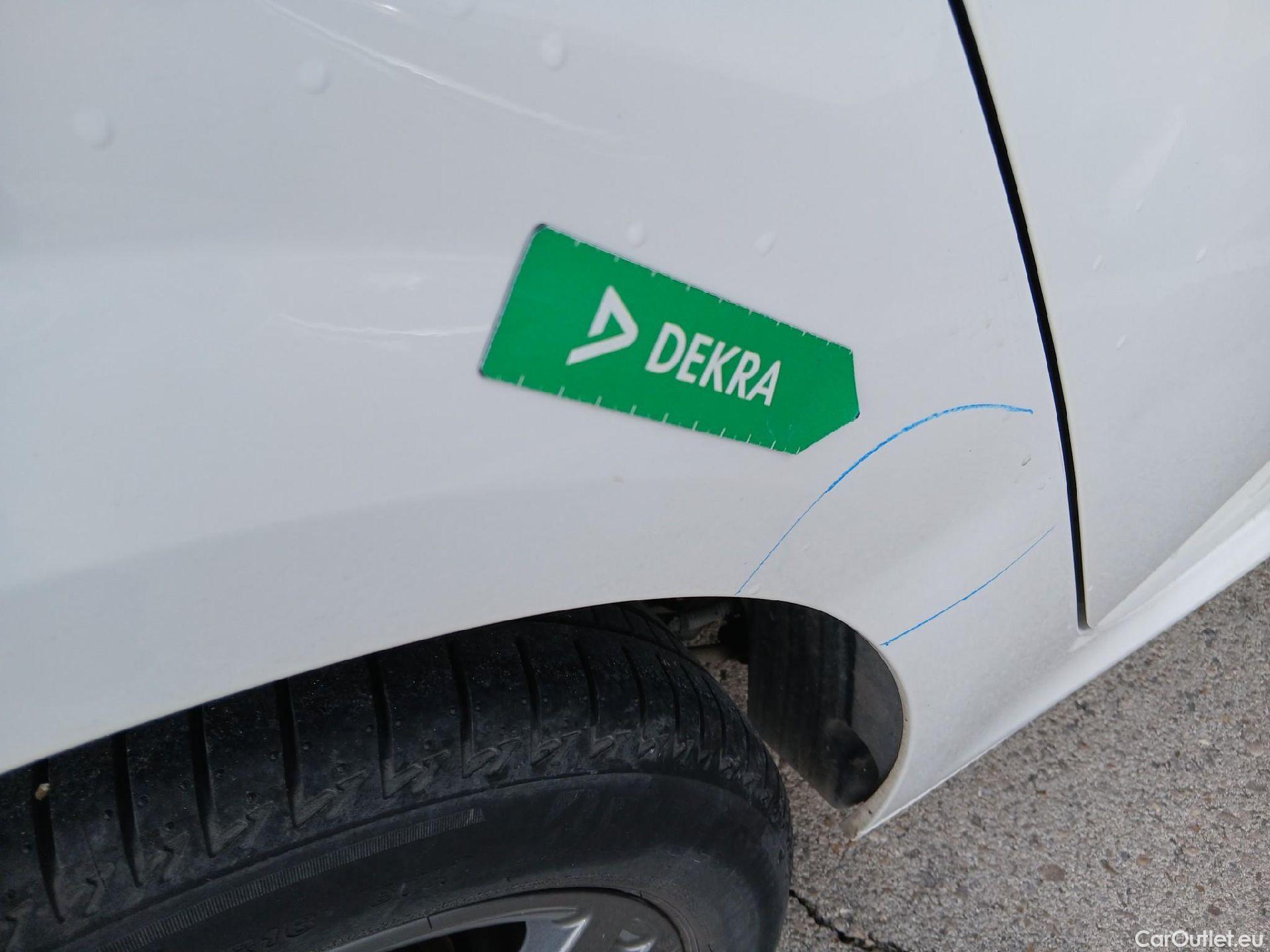  Peugeot  208 PEUGEOT  / 2019 / 5P / berlina con portón BlueHDi 73kW (100CV) Active Pack (AC) #20