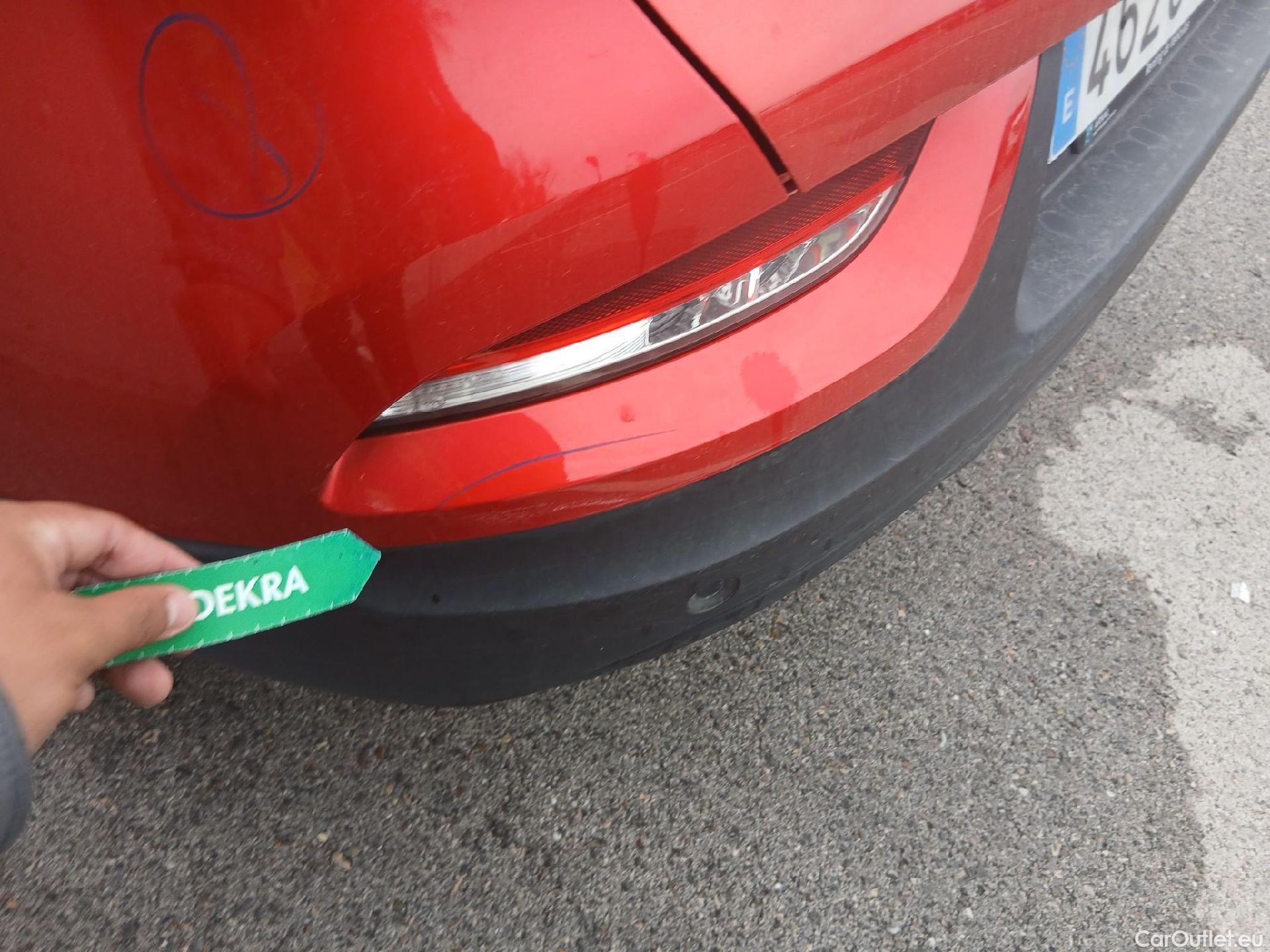  Renault  Kadjar RENAULT  / 2019 / 5P / crossover Intens Blue dCi 85kW (115CV) #24