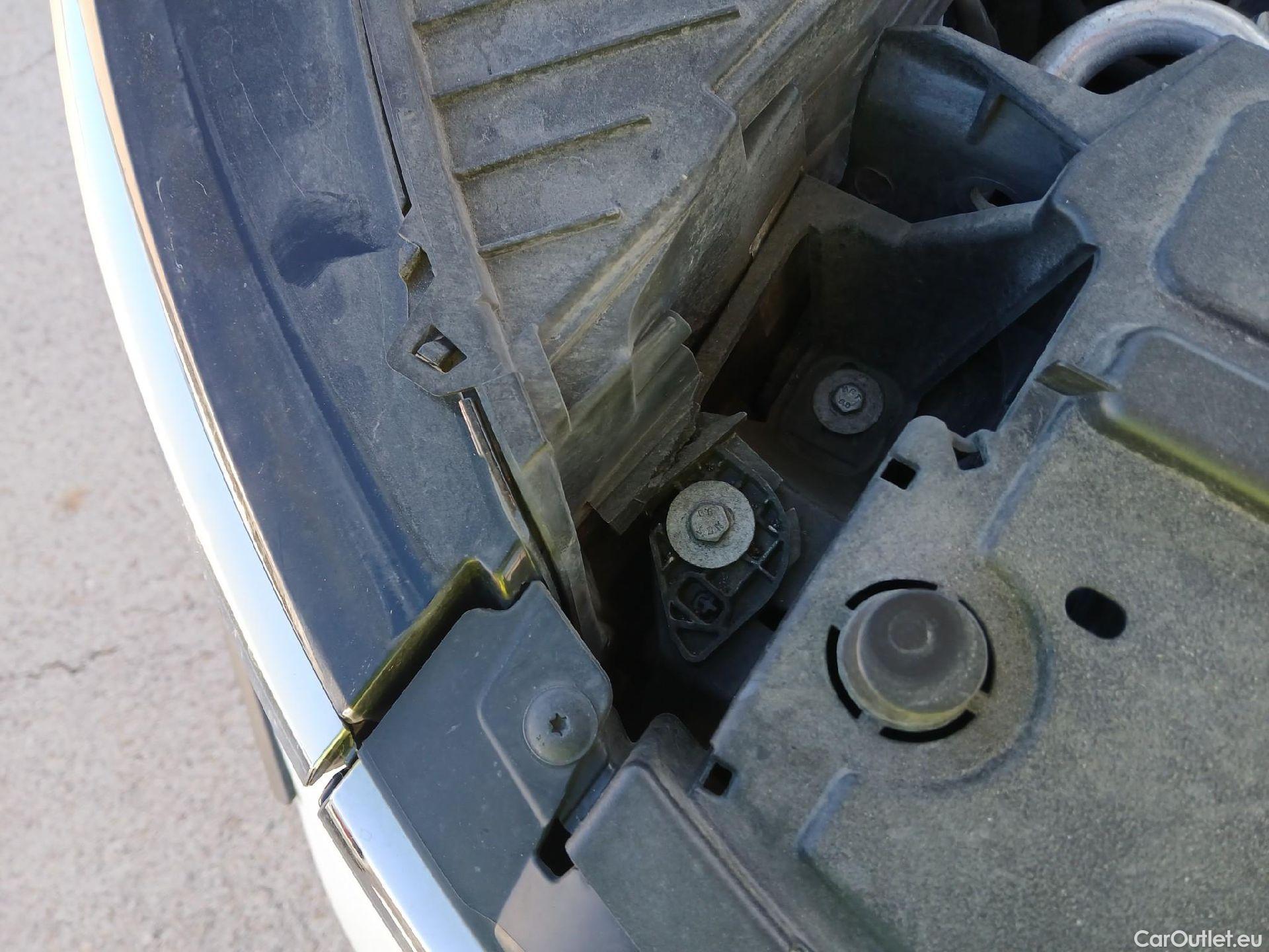  Opel   Grandland X OPEL Grandland / 2021 / 5P / todoterreno 1.5 CDTi Business Edition Auto #8