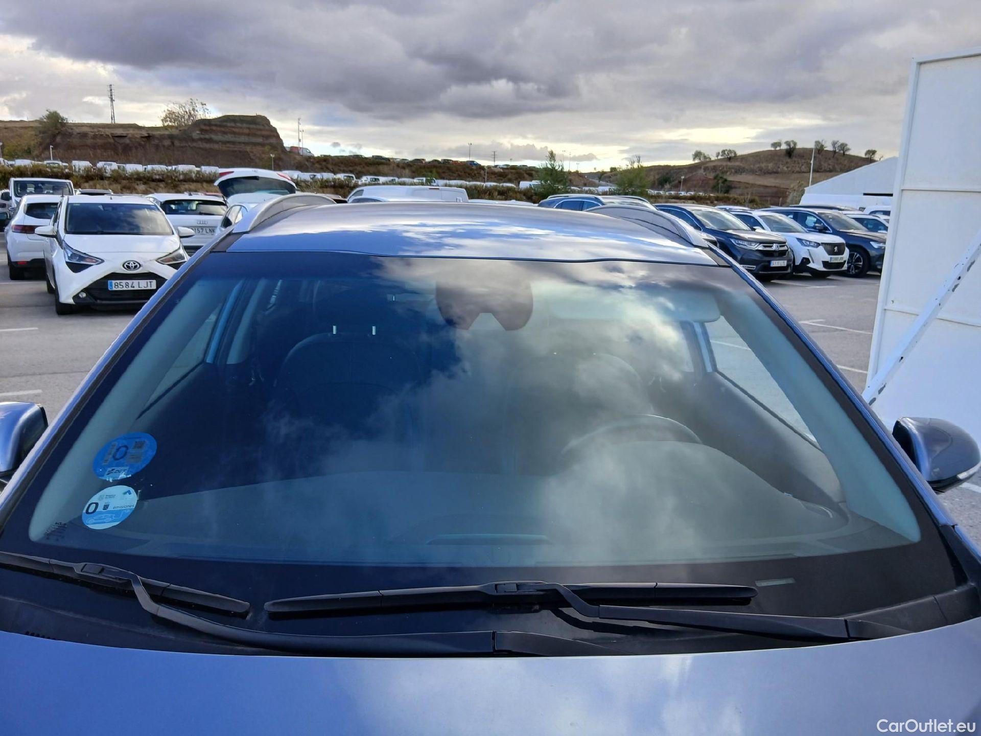  KIA  Niro KIA  / 2019 / 5P / crossover 1.6 GDi PHEV 104kW (141CV) Drive #1