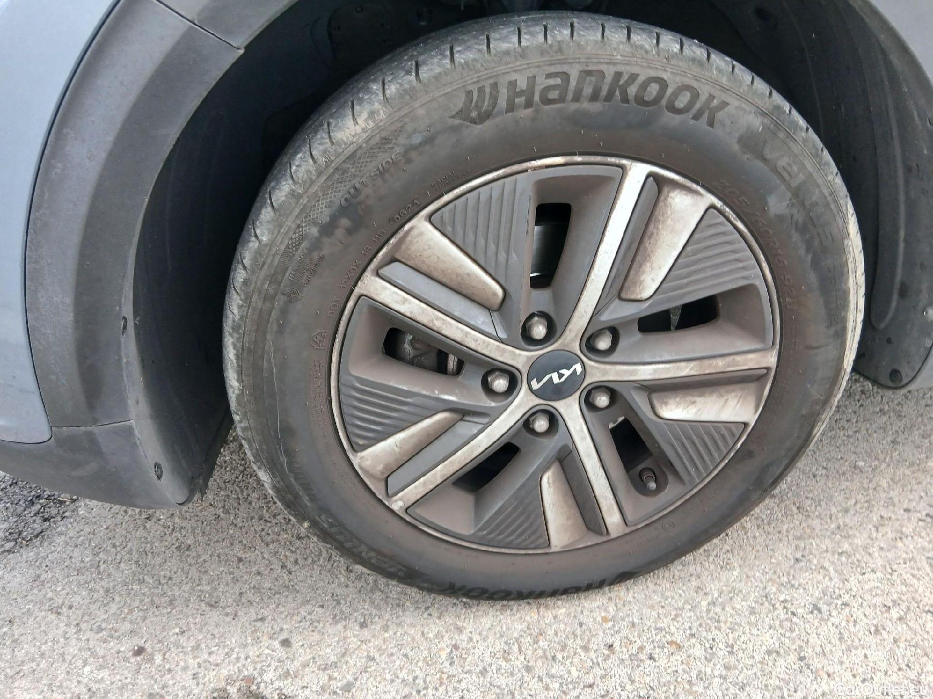  KIA  Niro KIA  / 2019 / 5P / crossover 1.6 GDi PHEV 104kW (141CV) Drive #11